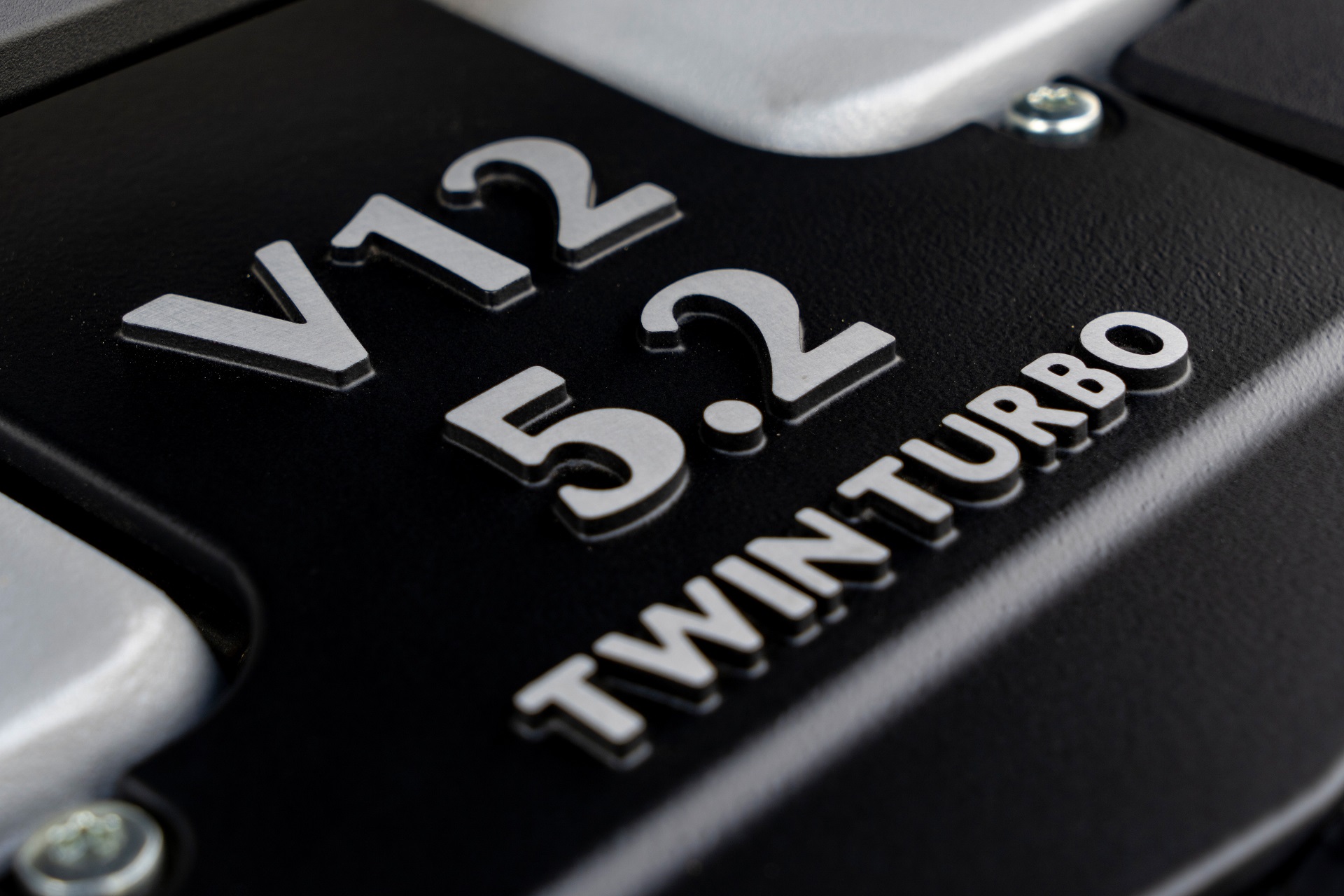 Download 2023 Aston Martin V12 Vantage - Engine HD Wallpaper 1920x1280 #27