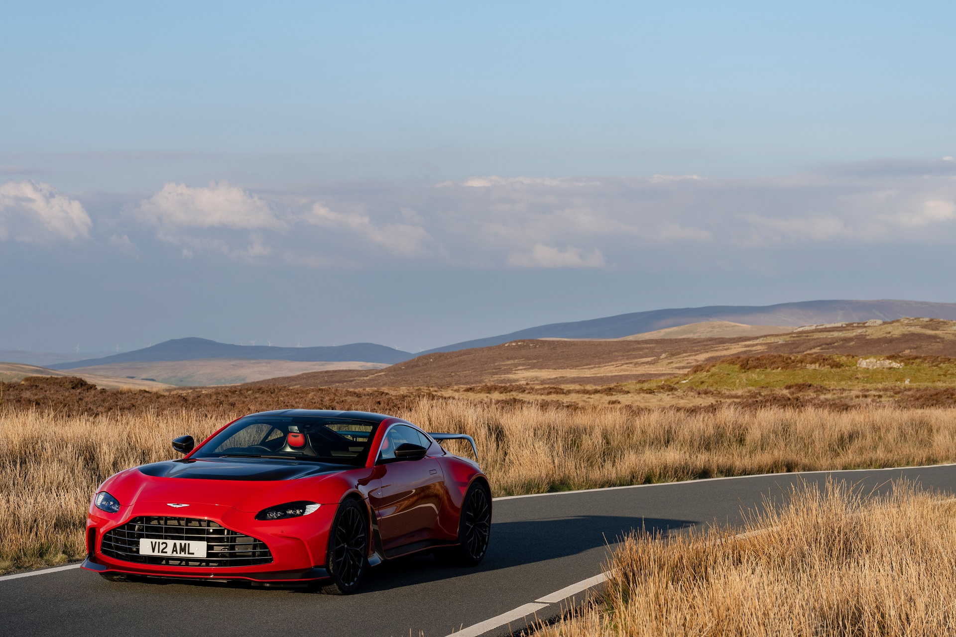 Download 2023 Aston Martin V12 Vantage - Front Three-Quarter HD Wallpaper 1920x1280 #19