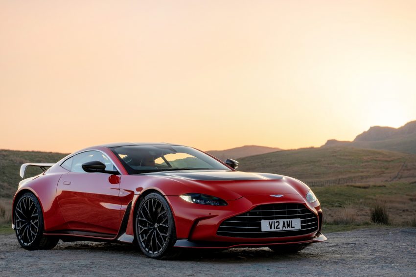 2023 Aston Martin V12 Vantage - Front Three-Quarter Wallpaper 850x567 #20