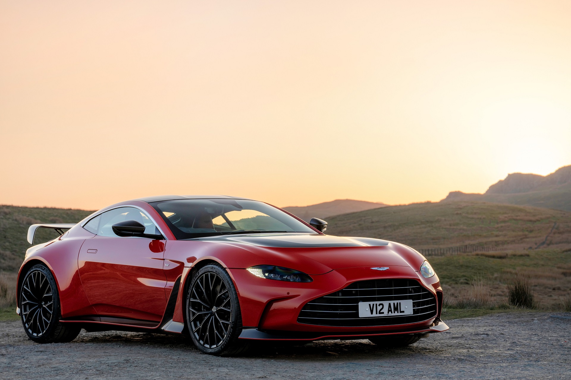 Download 2023 Aston Martin V12 Vantage - Front Three-Quarter HD Wallpaper 1920x1280 #20