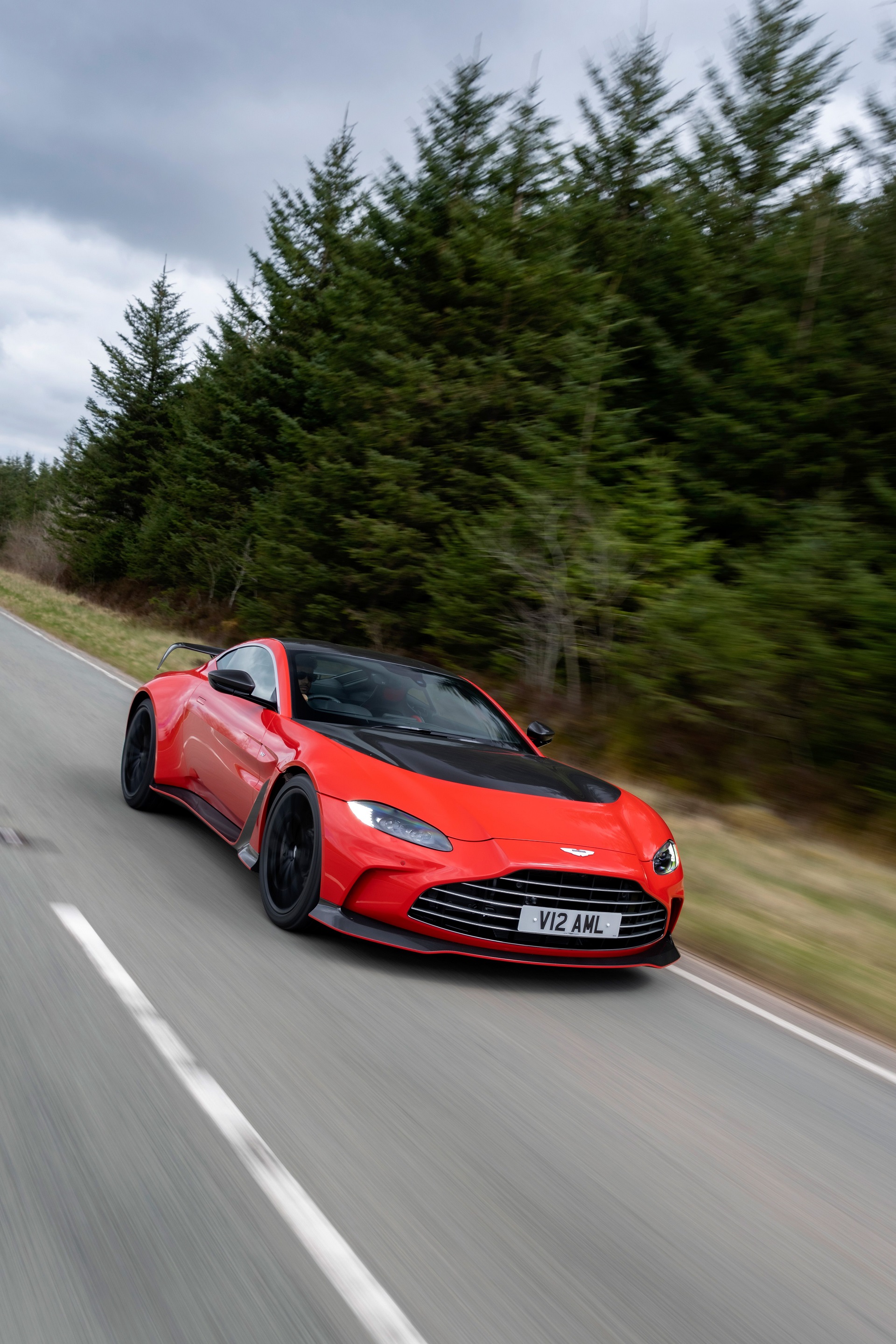 Download 2023 Aston Martin V12 Vantage - Front HD Phone Wallpaper 1920x2880 #4