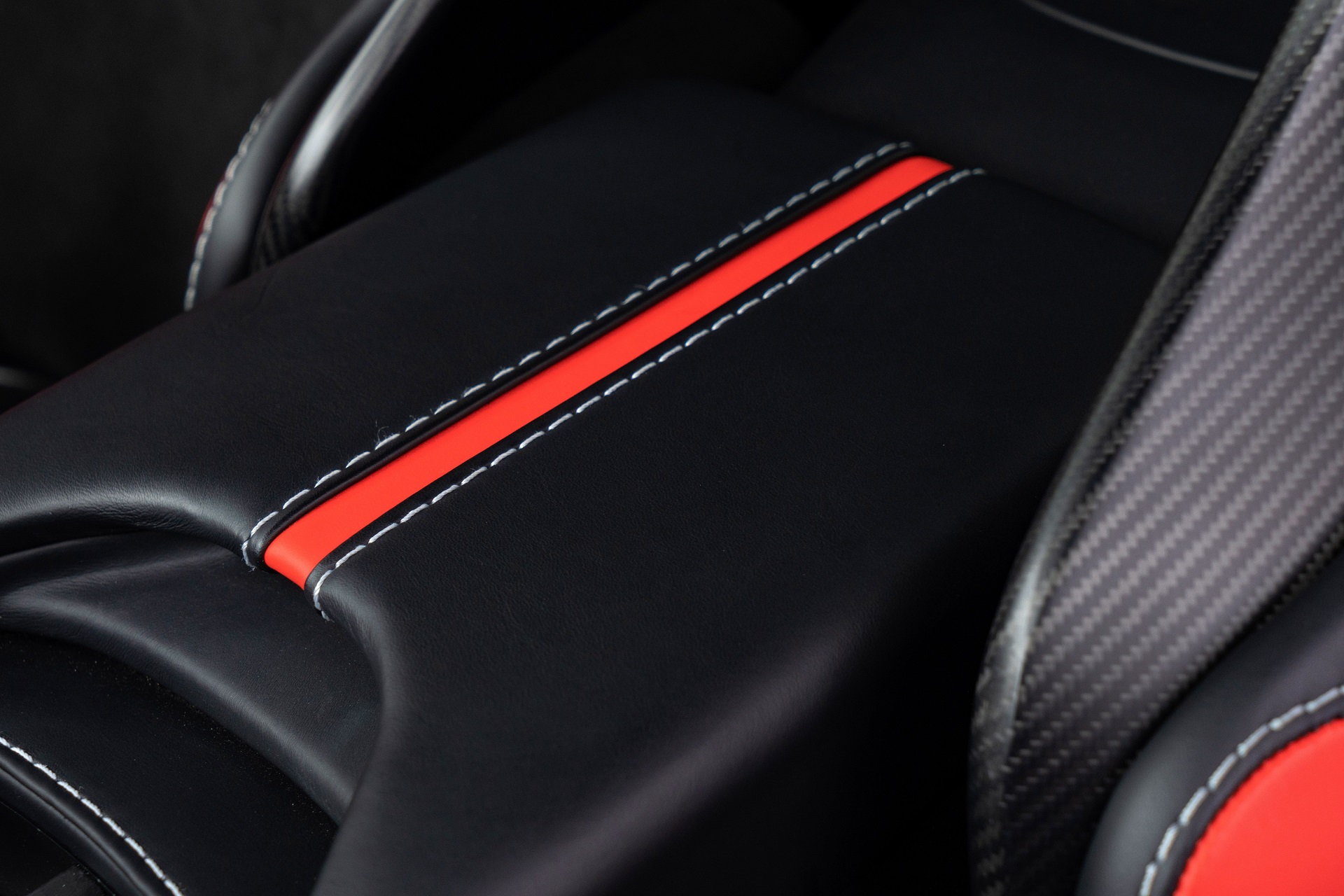 Download 2023 Aston Martin V12 Vantage - Interior, Detail HD Wallpaper 1920x1280 #35