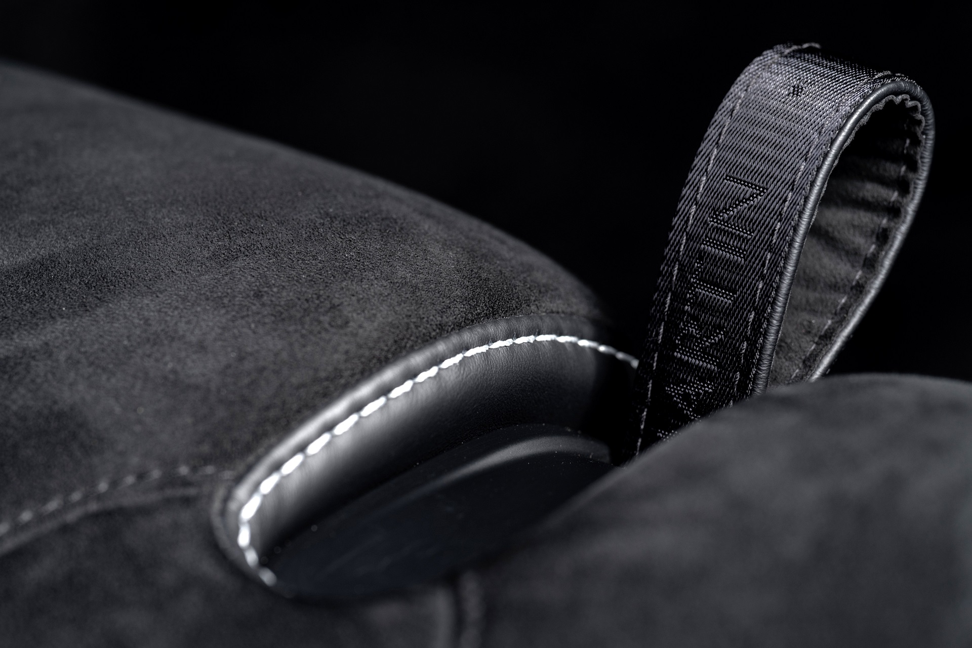 Download 2023 Aston Martin V12 Vantage - Interior, Detail HD Wallpaper 1920x1280 #28