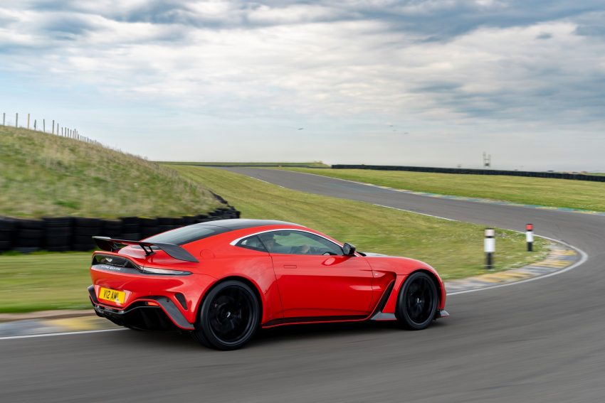 2023 Aston Martin V12 Vantage - Rear Three-Quarter Wallpaper 850x567 #16