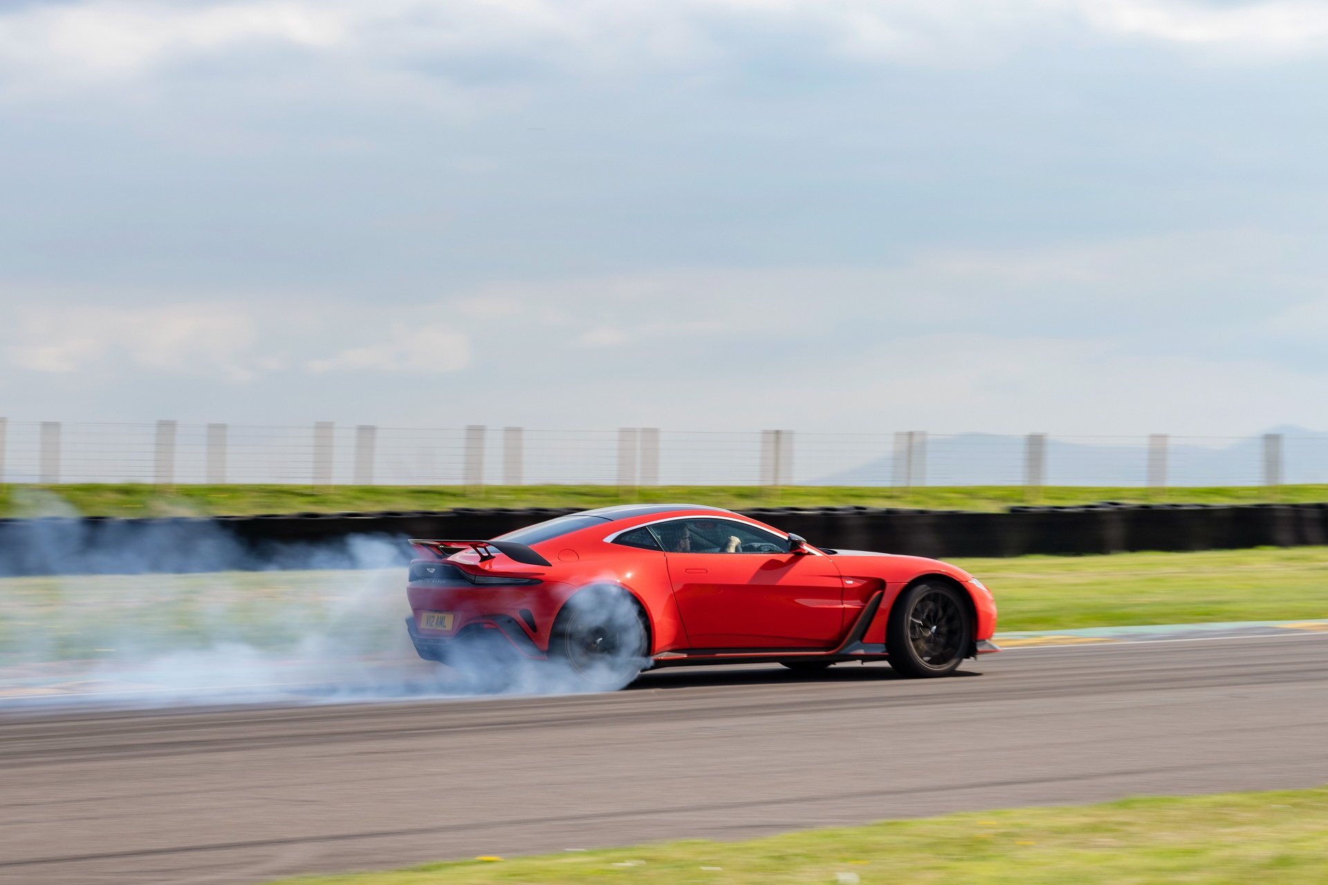 Download 2023 Aston Martin V12 Vantage - Rear Three-Quarter HD Wallpaper 1920x1280 #18