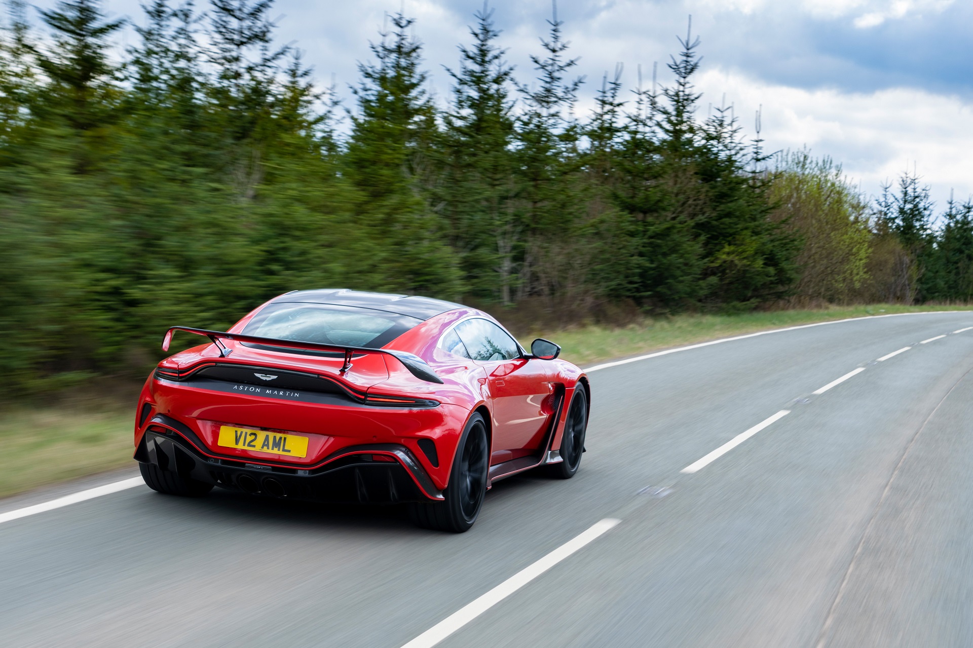 Download 2023 Aston Martin V12 Vantage - Rear Three-Quarter HD Wallpaper 1920x1279 #5