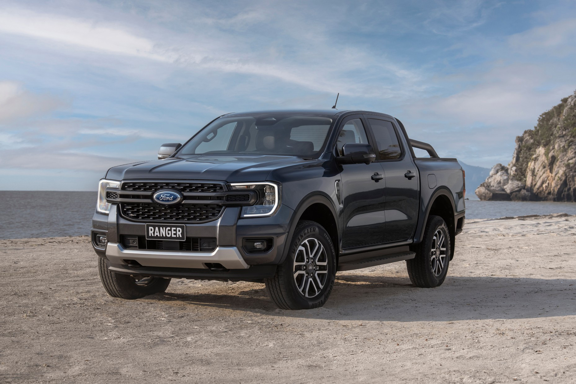 Download 2023 Ford Ranger Sport - AU version - Front Three-Quarter HD Wallpaper 1920x1280 #1
