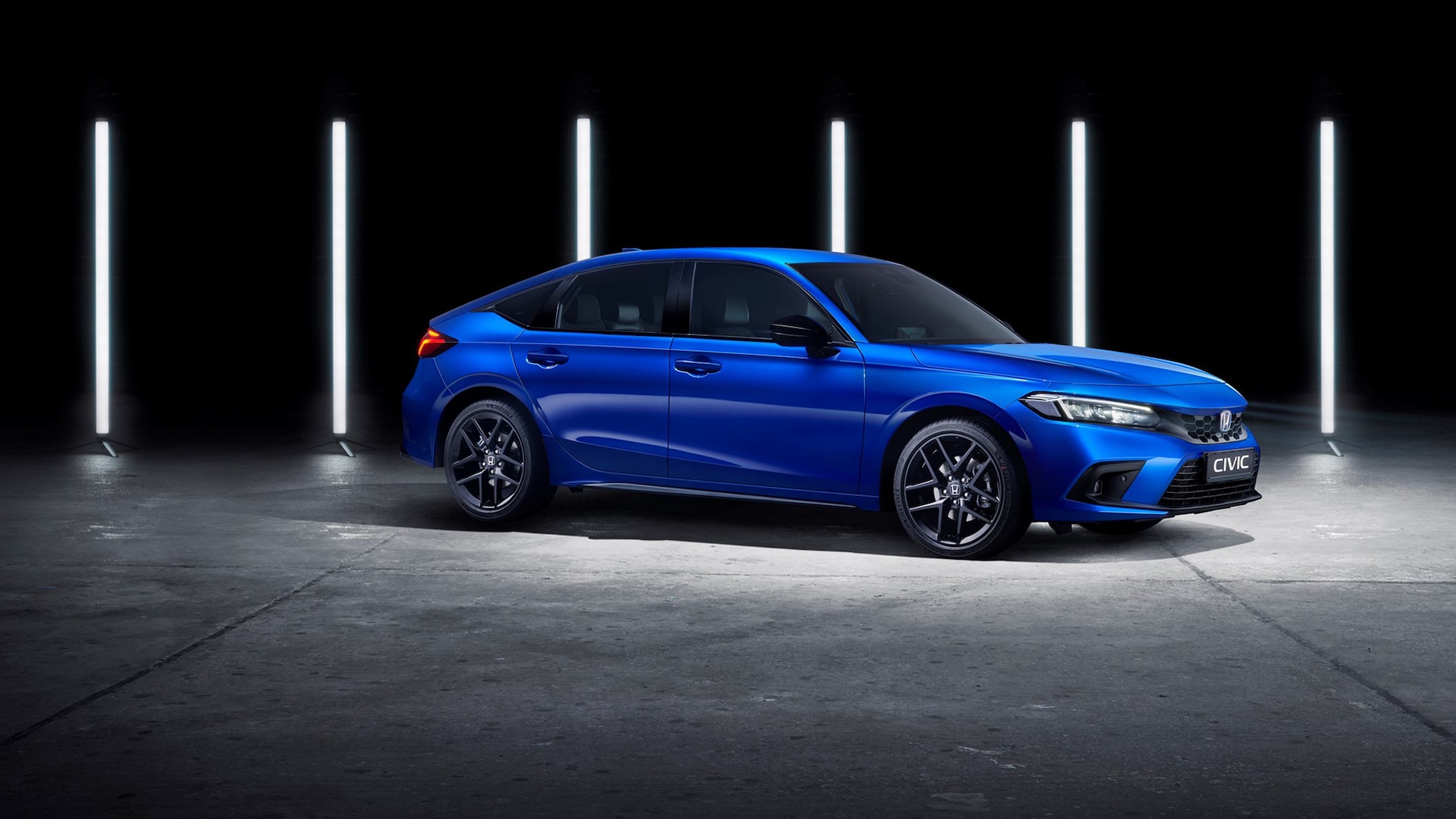 Download 2023 Honda Civic eHEV - Front Three-Quarter HD Wallpaper 1920x1080 #6