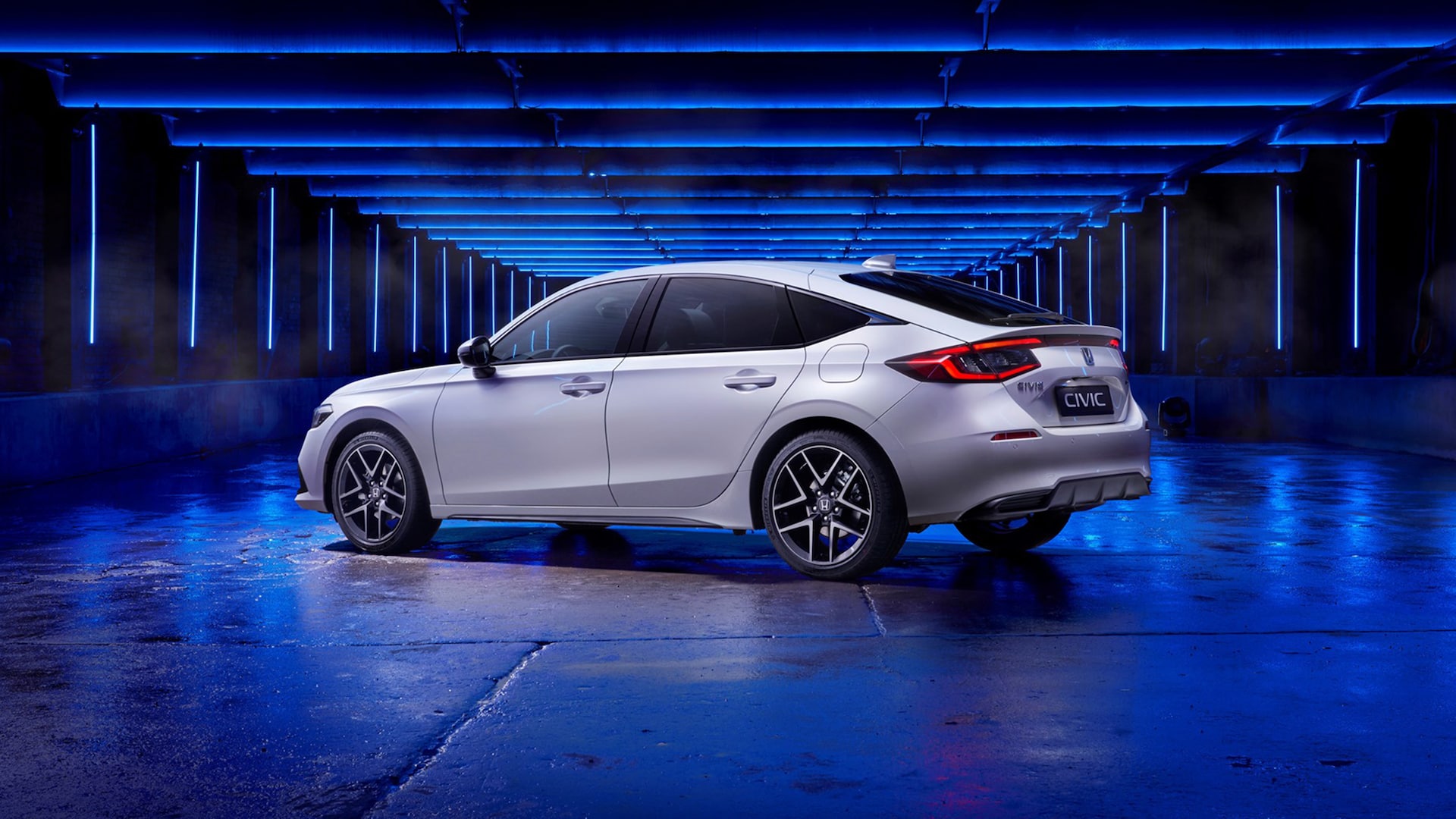 Download 2023 Honda Civic eHEV - Rear Three-Quarter HD Wallpaper 1920x1080 #2
