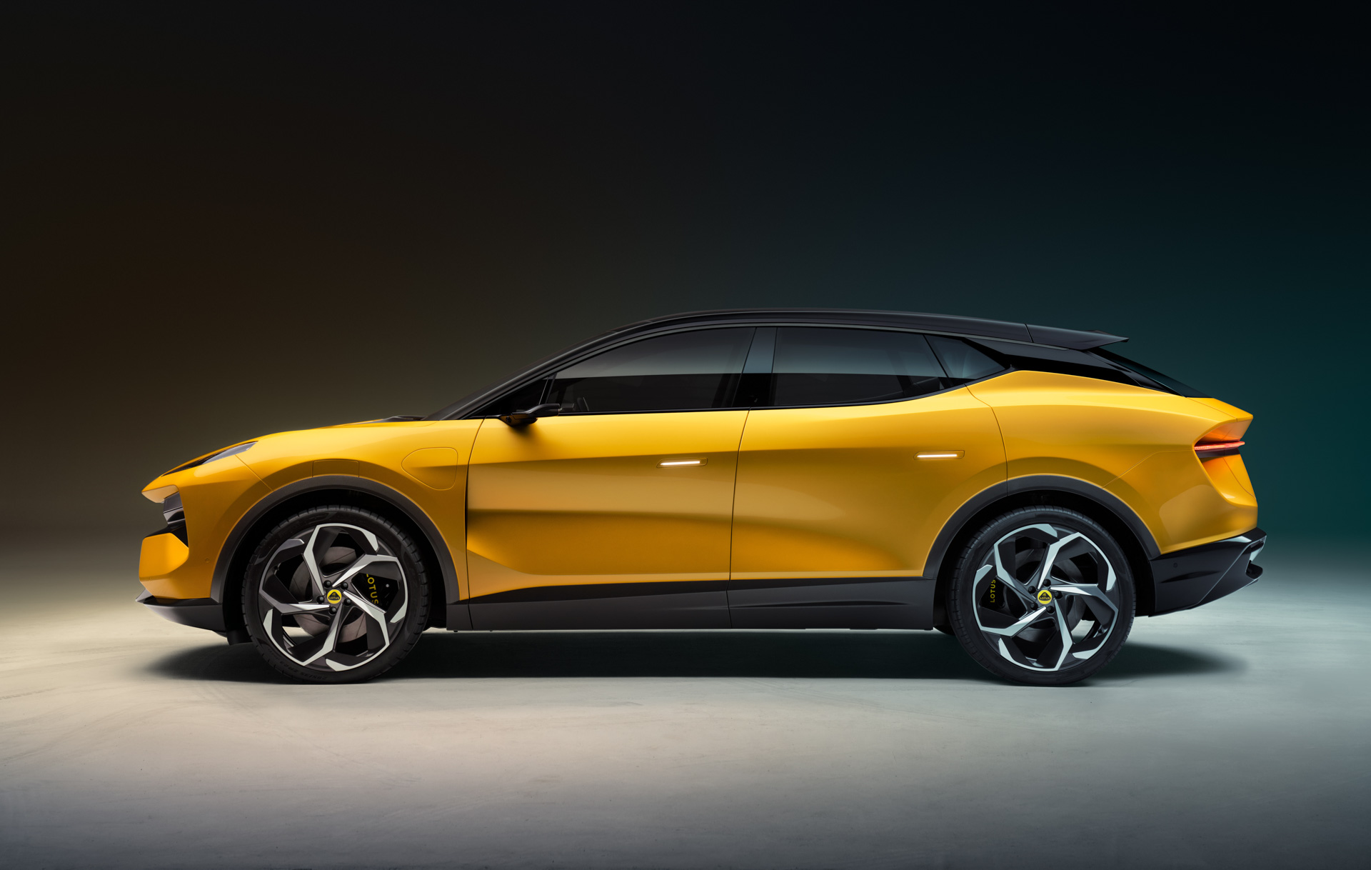 Download 2023 Lotus Eletre - Side HD Wallpaper 1920x1218 #7