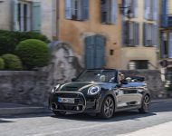 2023 MINI Cooper S Convertible Resolute Edition - Front Three-Quarter Wallpaper 190x150