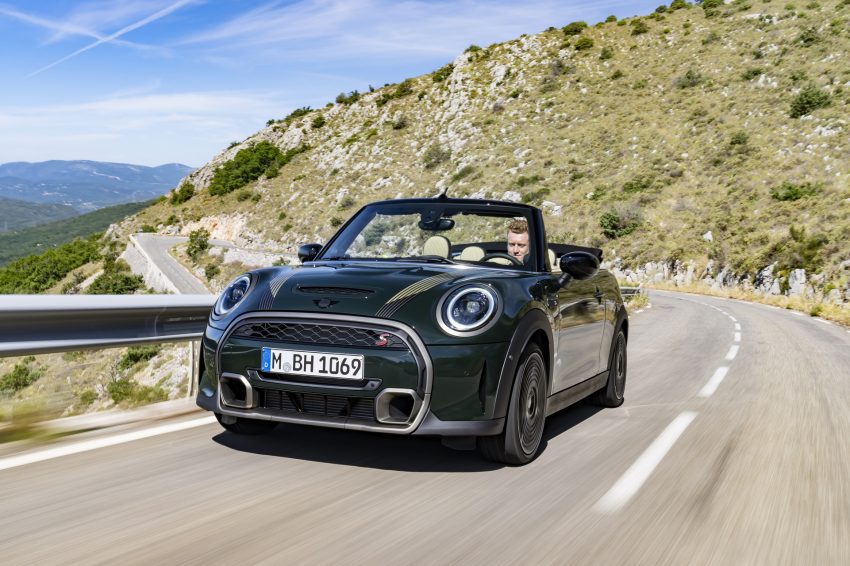 2023 MINI Cooper S Convertible Resolute Edition - Front Three-Quarter Wallpaper 850x566 #1