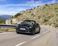2023 MINI Cooper S Convertible Resolute Edition - Front Three-Quarter Wallpaper 190x150