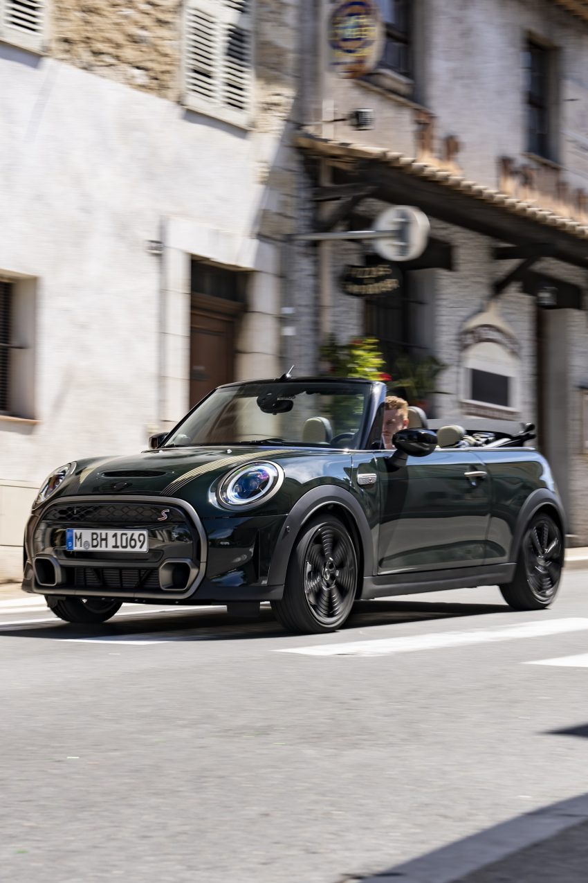 2023 MINI Cooper S Convertible Resolute Edition - Front Three-Quarter Phone Wallpaper 850x1275 #19