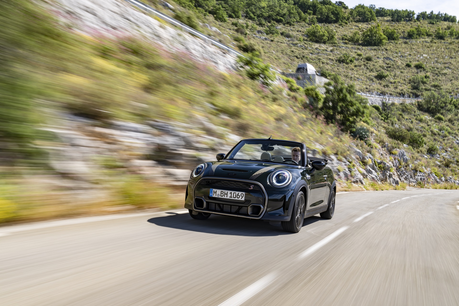 Download 2023 MINI Cooper S Convertible Resolute Edition - Front Three-Quarter HD Wallpaper 1921x1280 #3