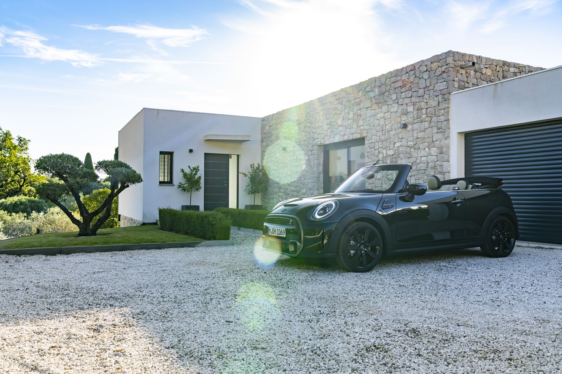 Download 2023 MINI Cooper S Convertible Resolute Edition - Front Three-Quarter HD Wallpaper 1921x1280 #39