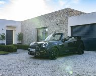 2023 MINI Cooper S Convertible Resolute Edition - Front Three-Quarter Wallpaper 190x150