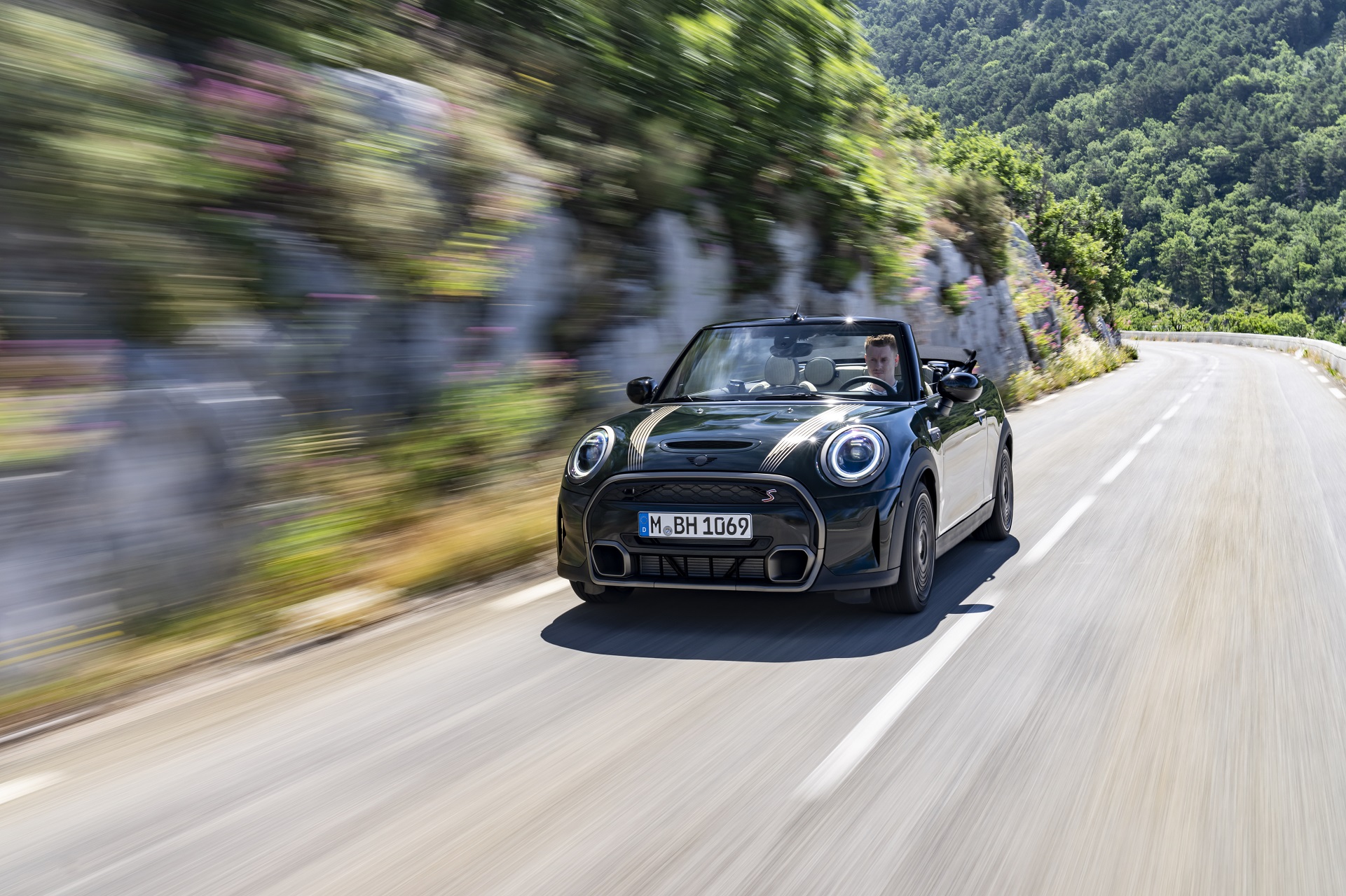 Download 2023 MINI Cooper S Convertible Resolute Edition - Front HD Wallpaper 1921x1280 #9
