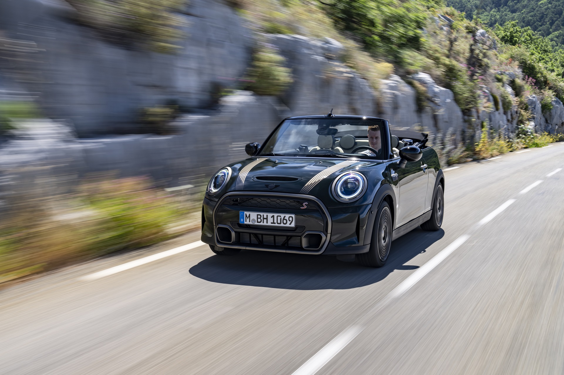 Download 2023 MINI Cooper S Convertible Resolute Edition - Front HD Wallpaper 1921x1280 #10