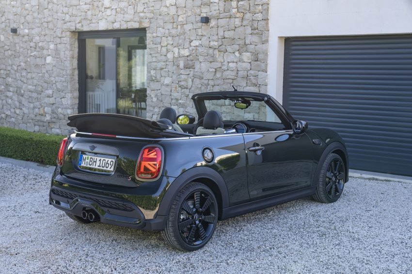 2023 MINI Cooper S Convertible Resolute Edition - Rear Three-Quarter Wallpaper 850x566 #42