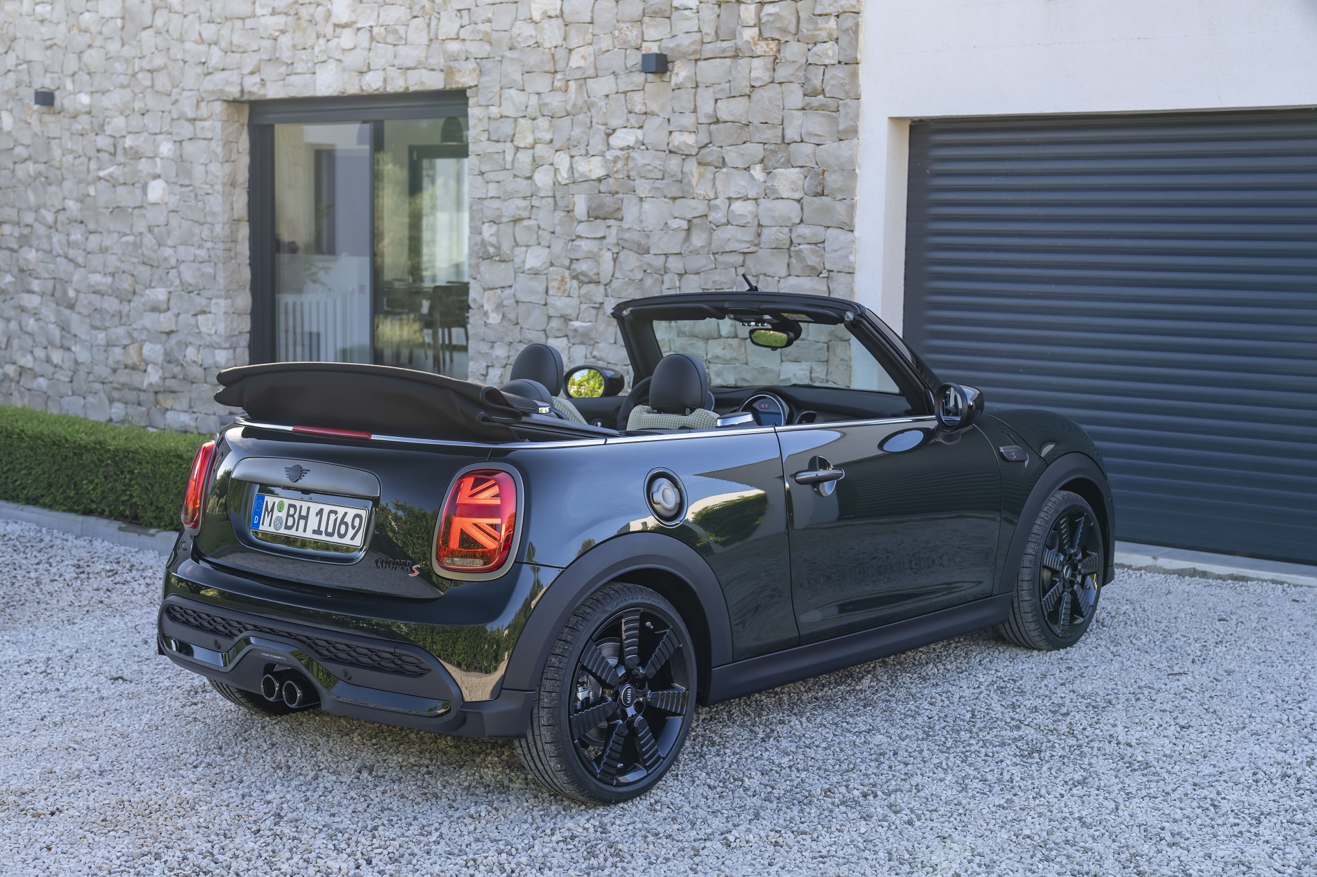 Download 2023 MINI Cooper S Convertible Resolute Edition - Rear Three-Quarter HD Wallpaper 1921x1280 #42