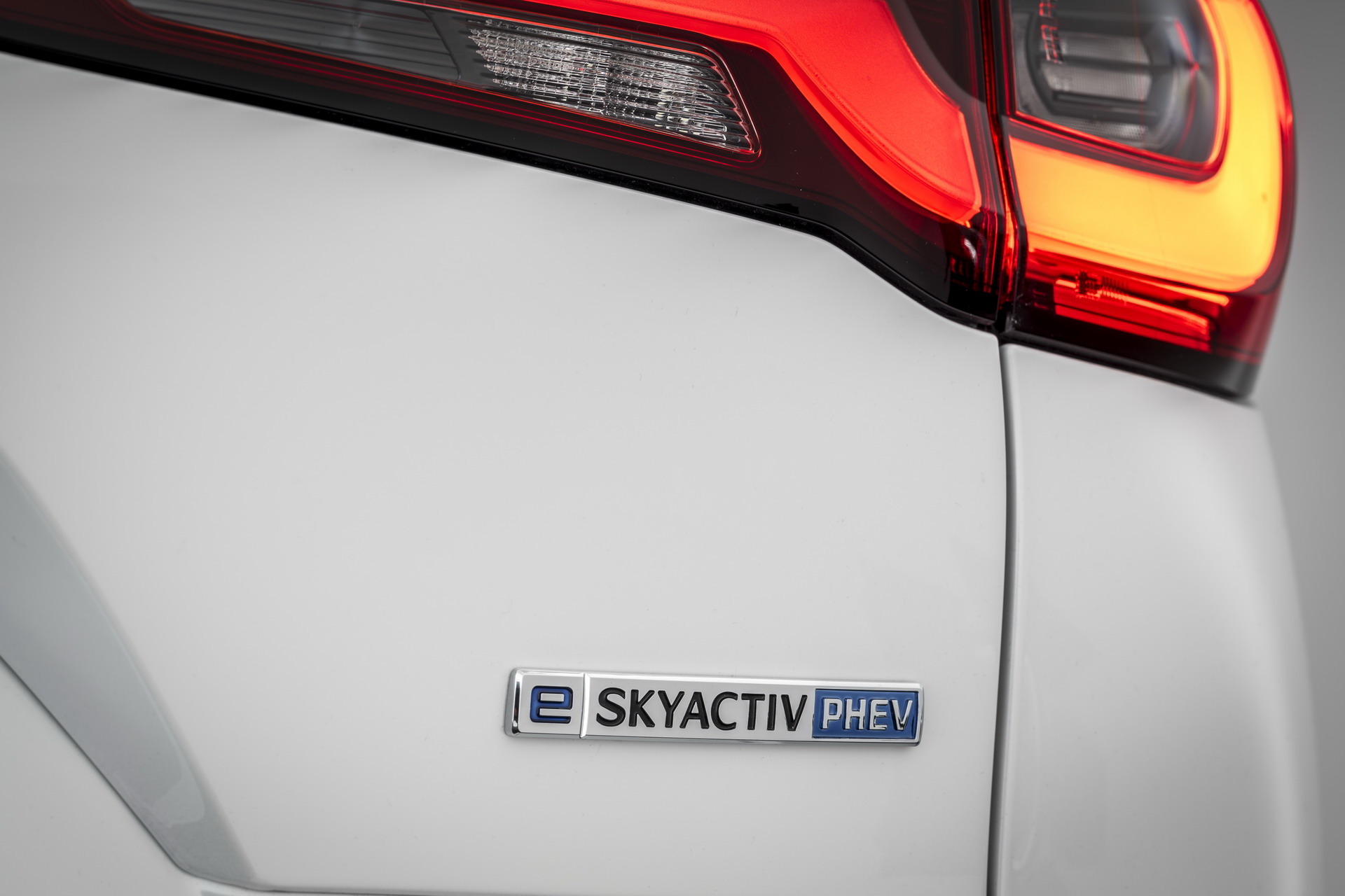 Download 2023 Mazda CX-60 PHEV - Tail Light HD Wallpaper 1920x1280 #51