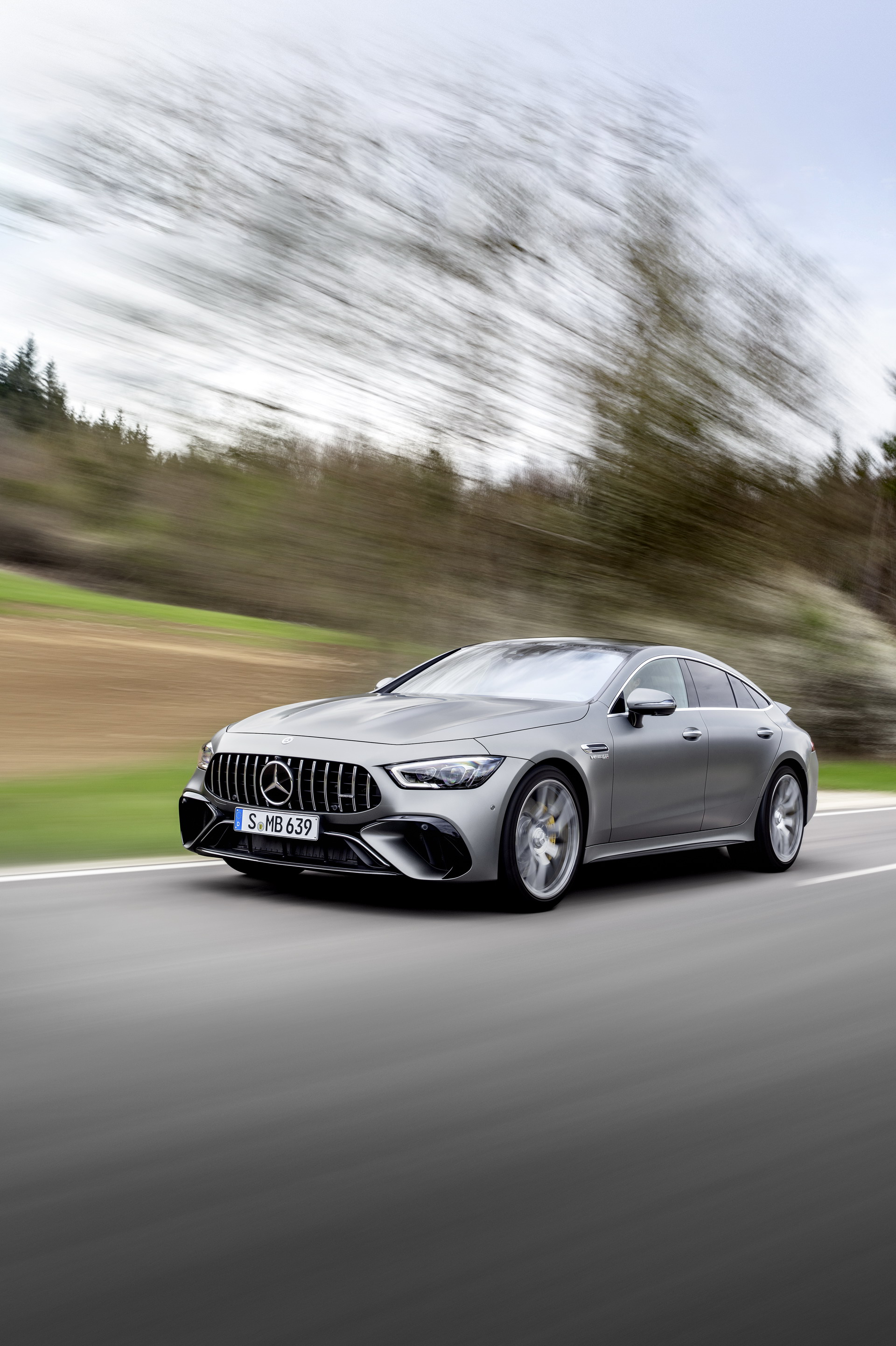 Download 2023 Mercedes-AMG GT 63 S 4-Door Coupe - Front Three-Quarter HD Phone Wallpaper 1920x2882 #7