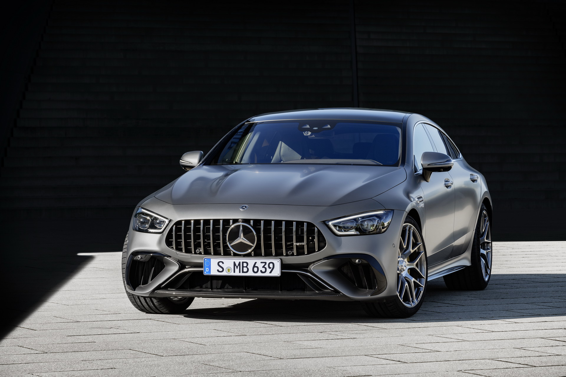 Download 2023 Mercedes-AMG GT 63 S 4-Door Coupe - Front HD Wallpaper 1920x1280 #16