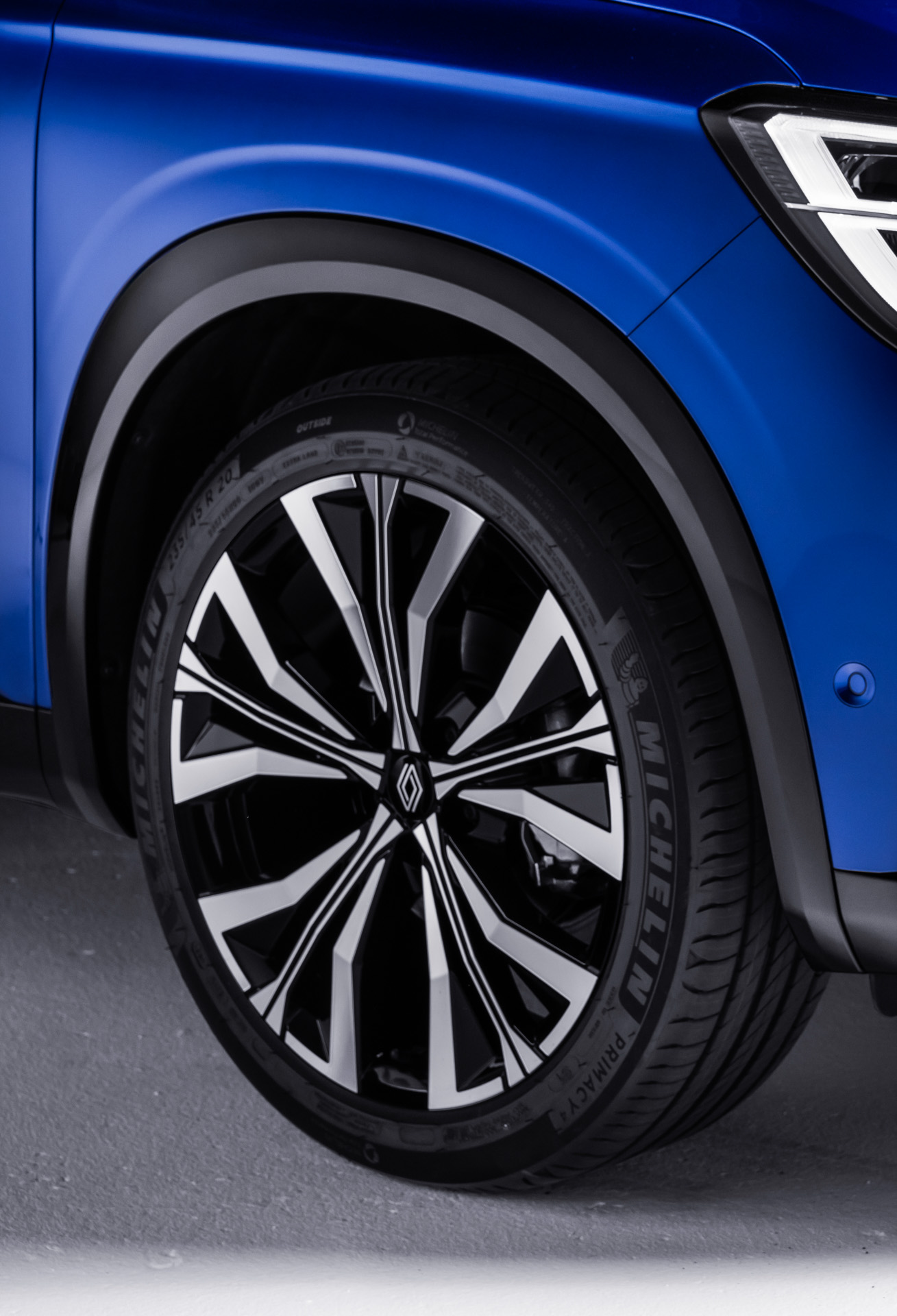 Download 2023 Renault Austral - Wheel HD Phone Wallpaper 1309x1920 #25