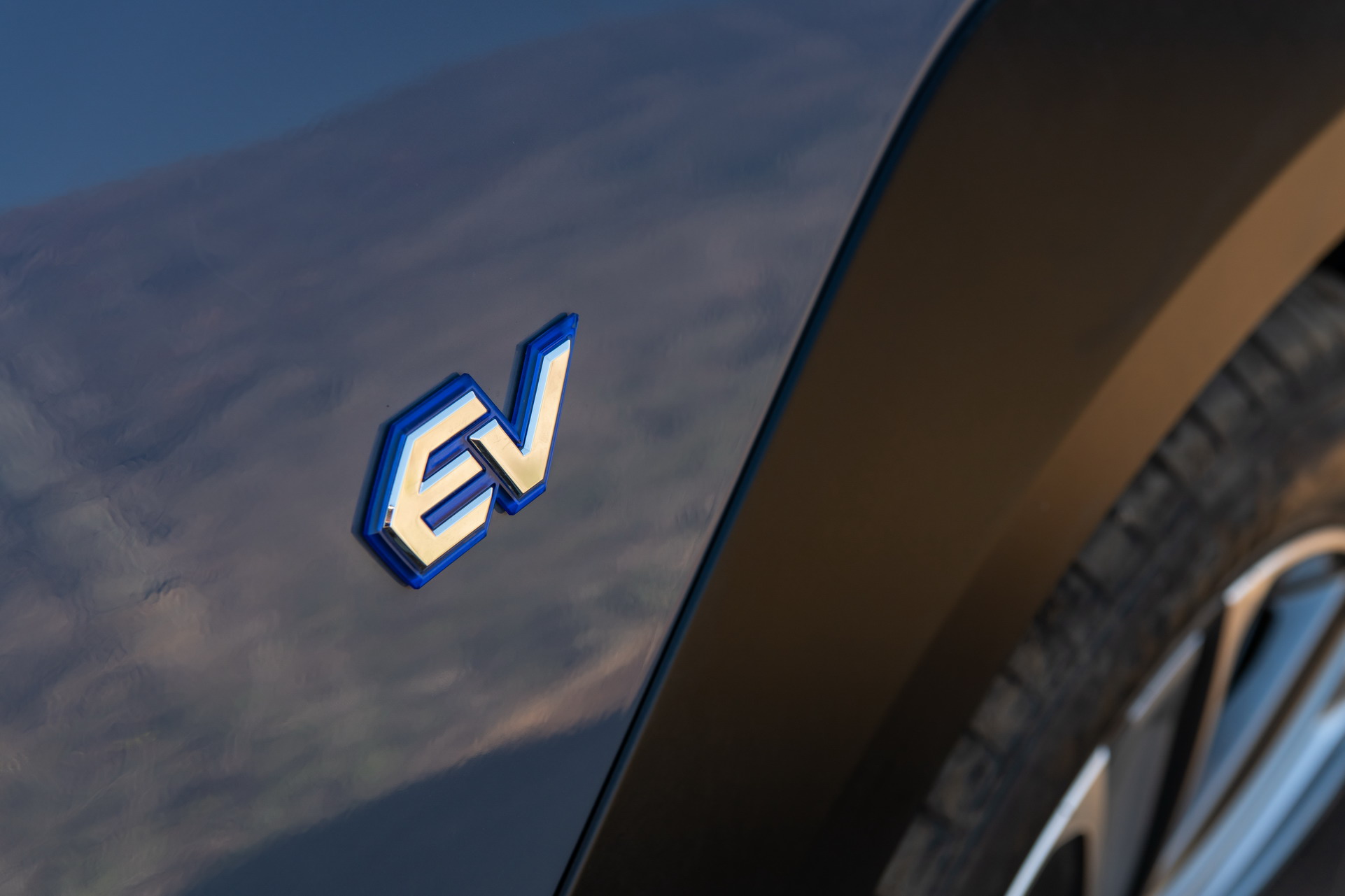 Download 2023 Subaru Solterra - Badge HD Wallpaper 1922x1281 #62