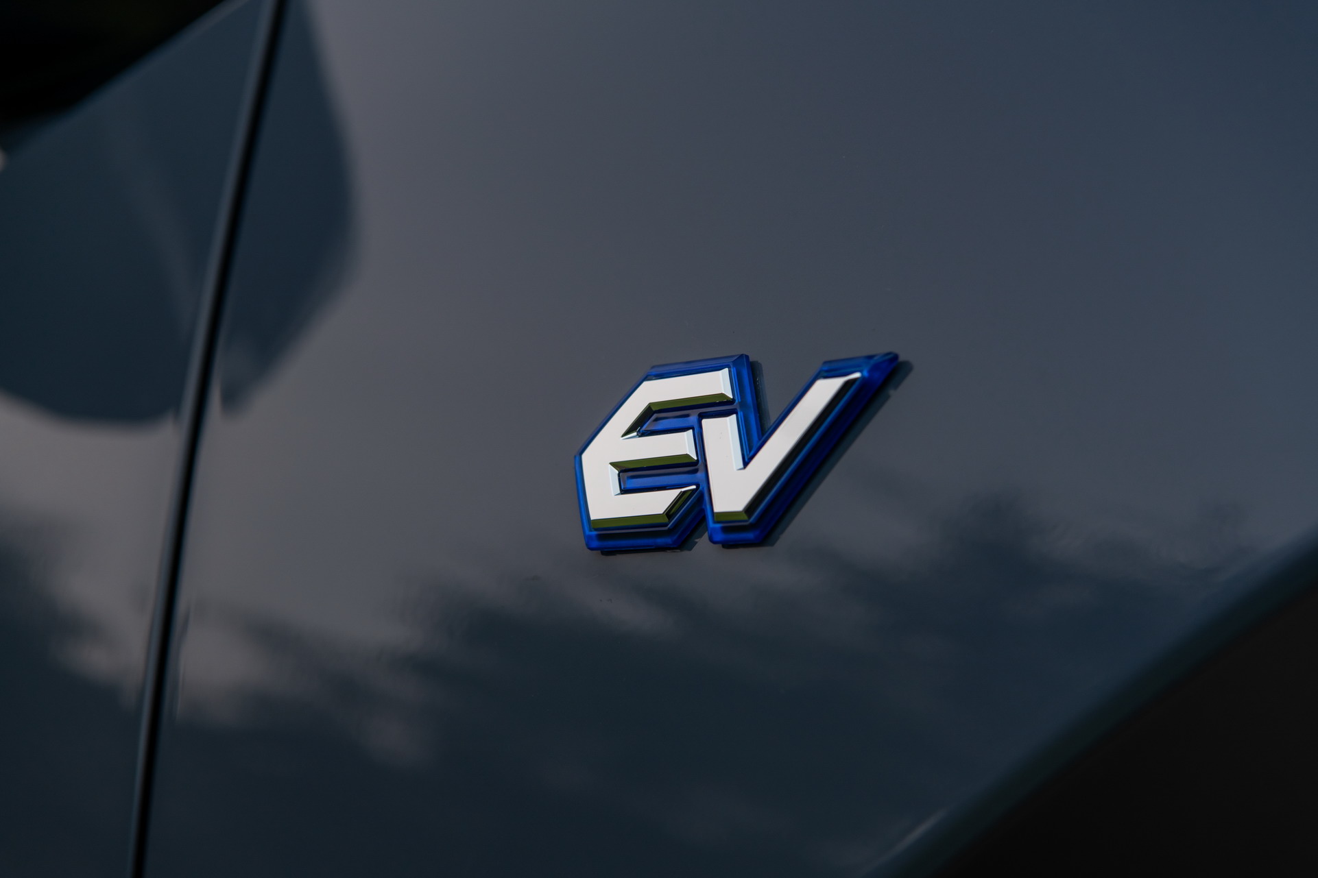 Download 2023 Subaru Solterra - Badge HD Wallpaper 1922x1281 #63
