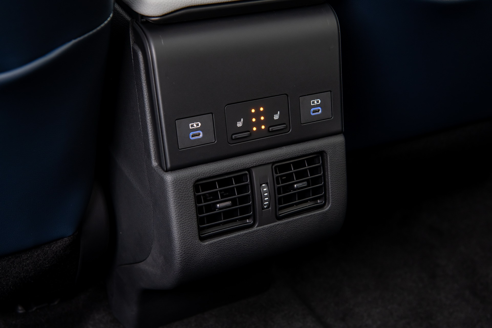 Download 2023 Subaru Solterra - Interior, Detail HD Wallpaper 1922x1281 #85