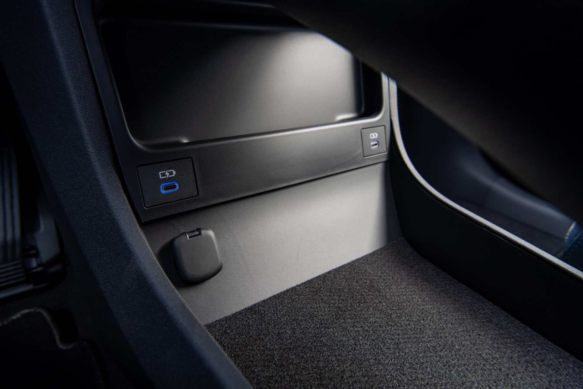 Download 2023 Subaru Solterra - Interior, Detail HD Wallpaper 1922x1281 #96