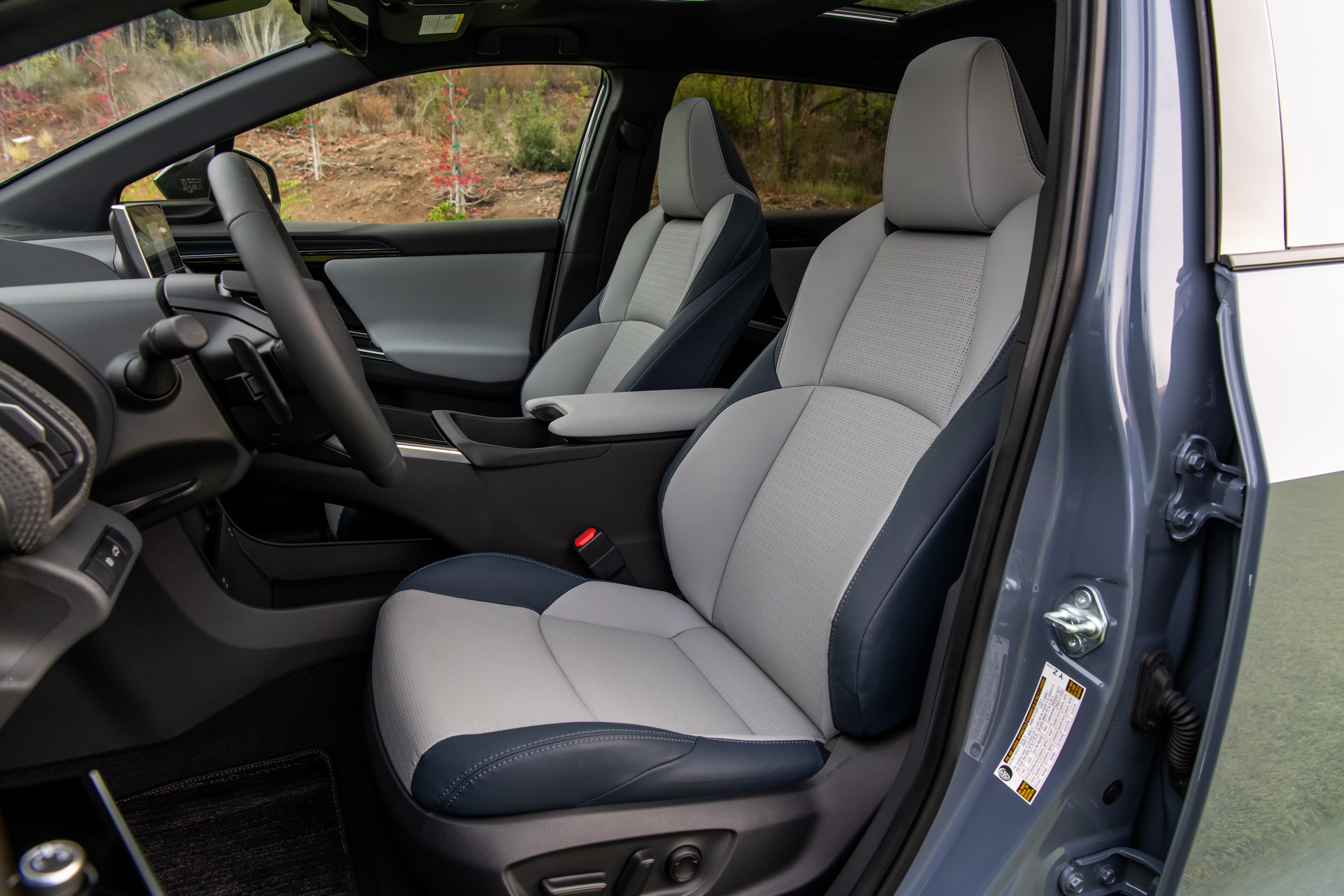 Download 2023 Subaru Solterra - Interior, Front Seats HD Wallpaper 1922x1281 #80