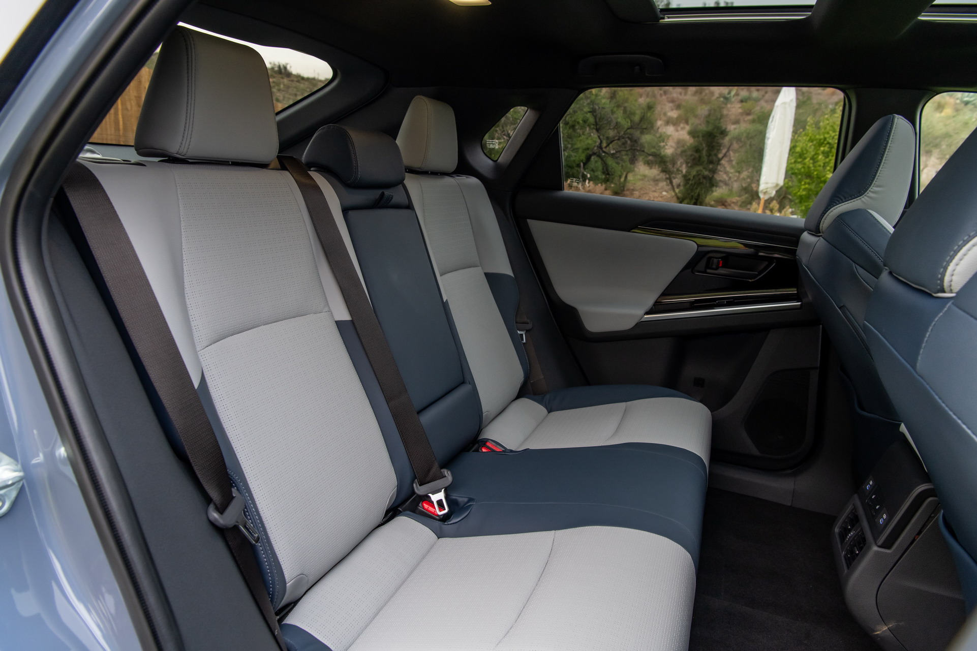 Download 2023 Subaru Solterra - Interior, Rear Seats HD Wallpaper 1922x1281 #90