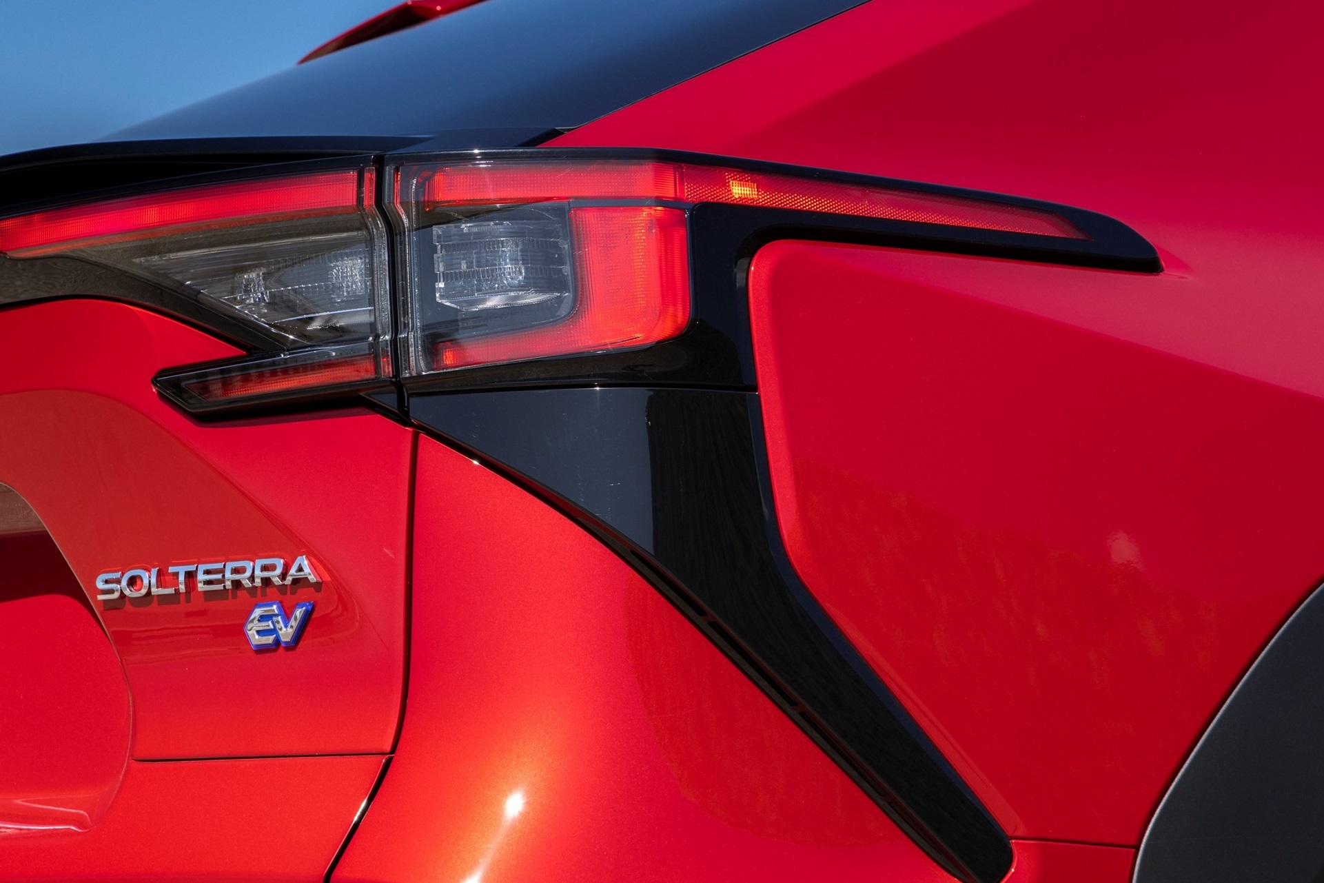 Download 2023 Subaru Solterra - Tail Light HD Wallpaper 1921x1281 #135