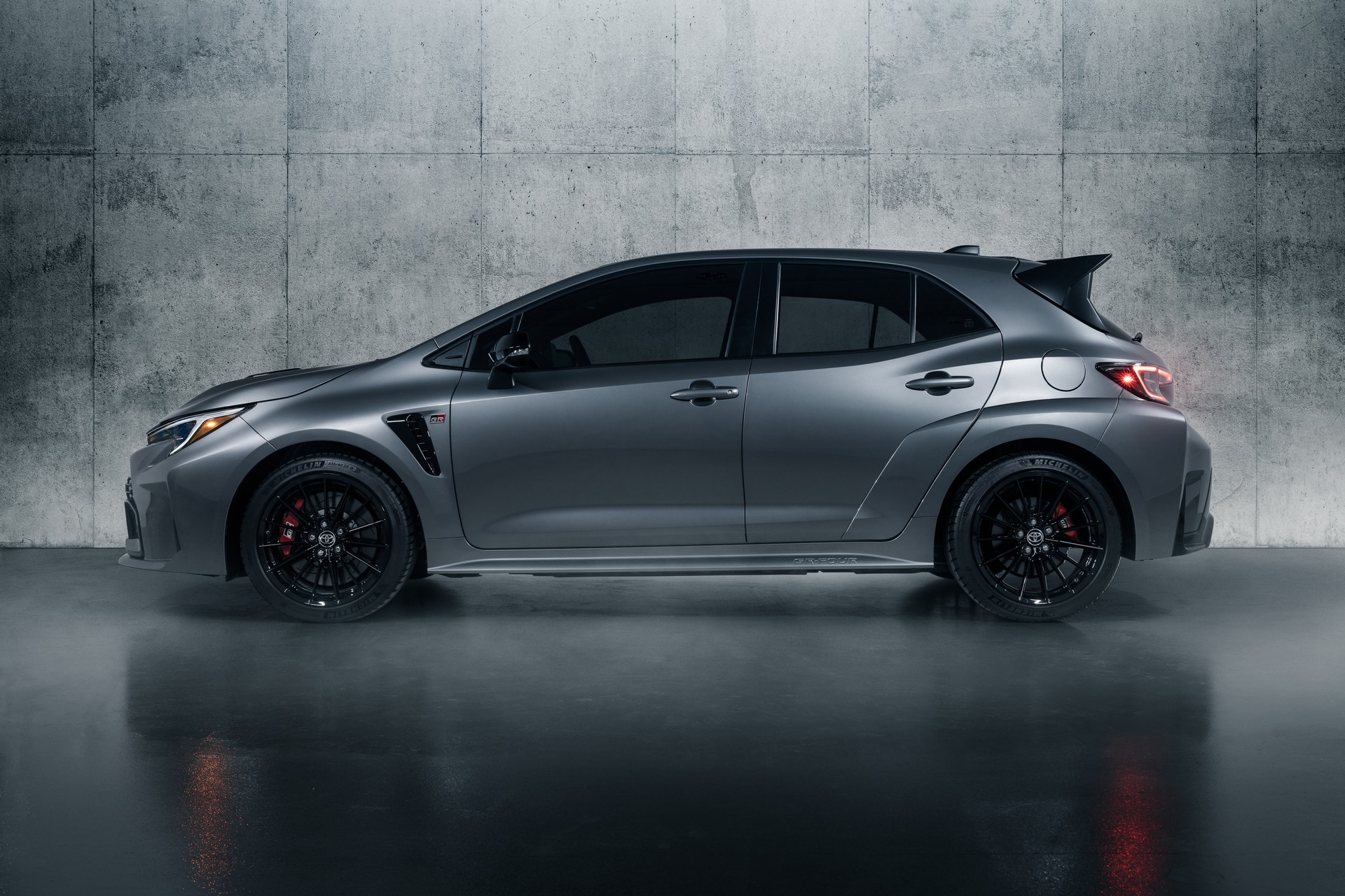 Download 2023 Toyota GR Corolla - Side HD Wallpaper 1920x1280 #4