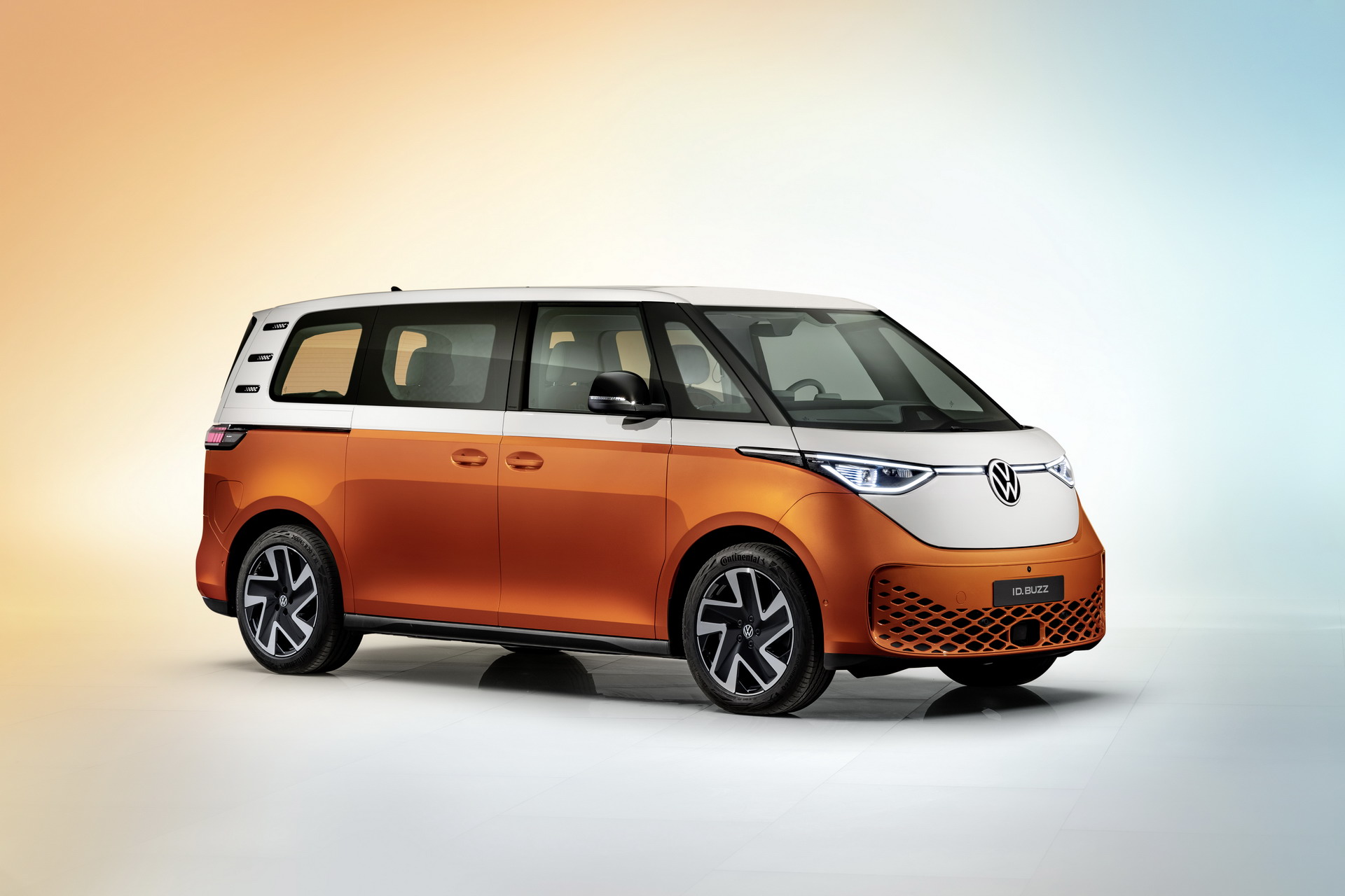 Download 2023 Volkswagen ID. Buzz - Front Three-Quarter HD Wallpaper 1920x1280 #14