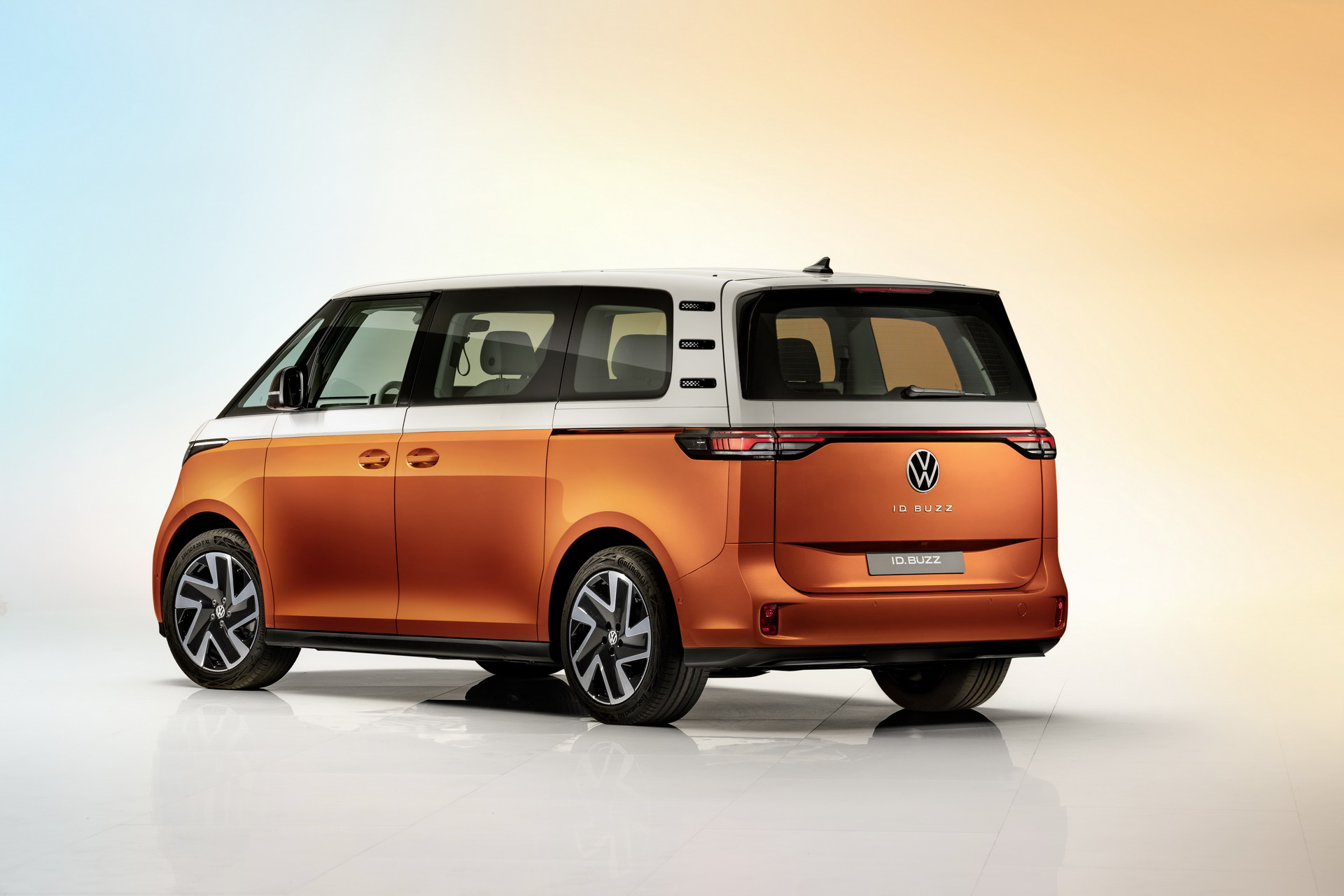 Download 2023 Volkswagen ID. Buzz - Rear Three-Quarter HD Wallpaper 1920x1280 #18