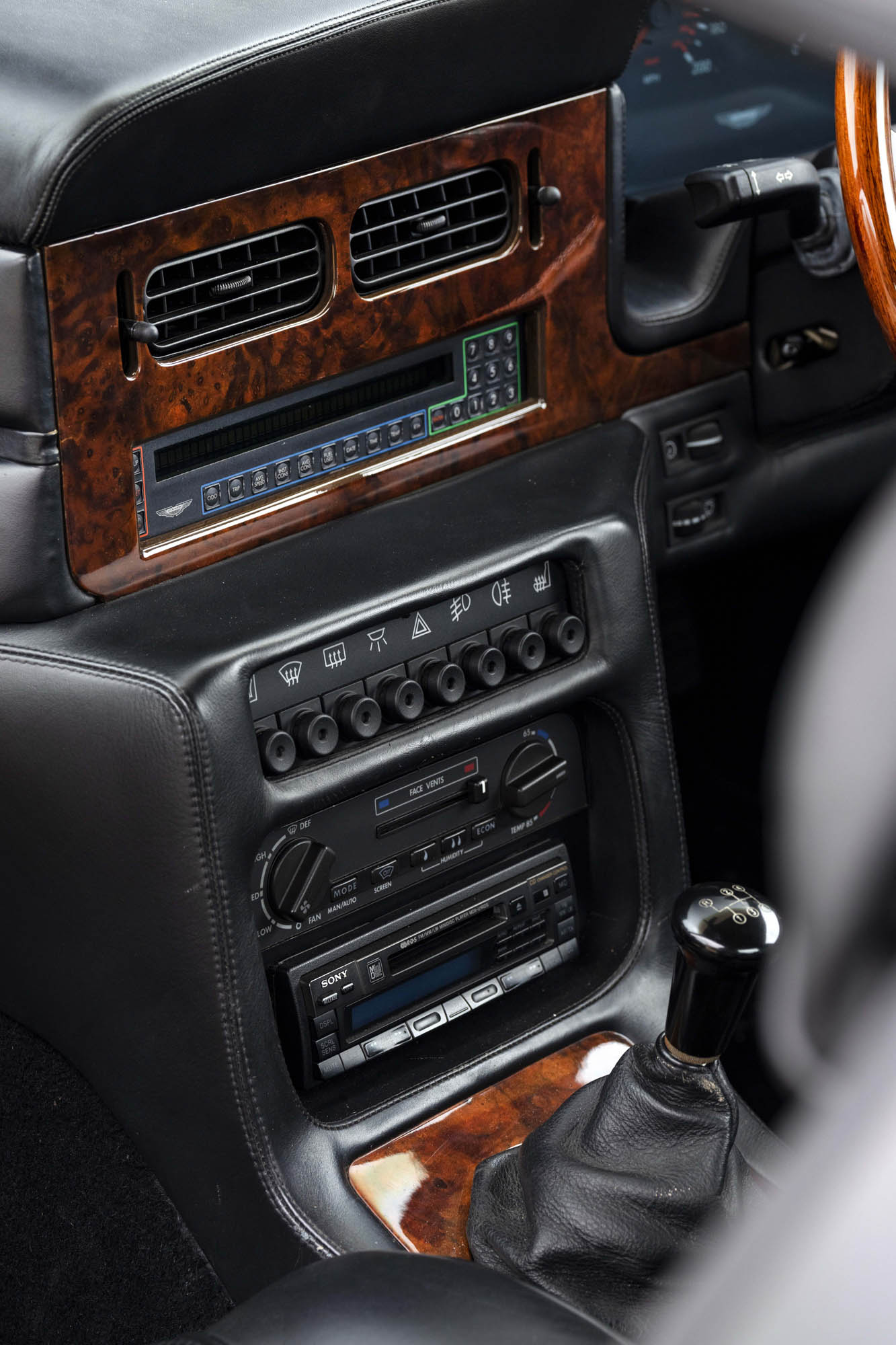 Download 1992 Aston Martin Virage 6.3 - Central Console HD Phone Wallpaper 1333x2000 #63