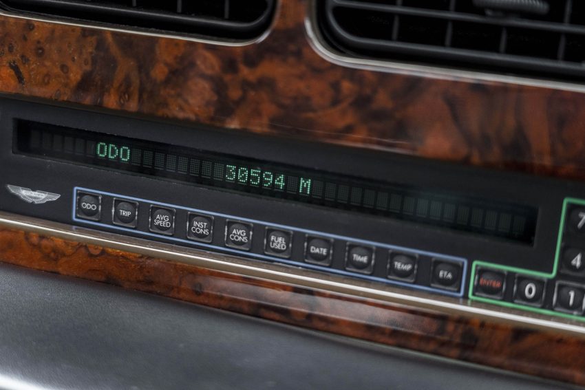 1992 Aston Martin Virage 6.3 - Central Console Wallpaper 850x567 #60