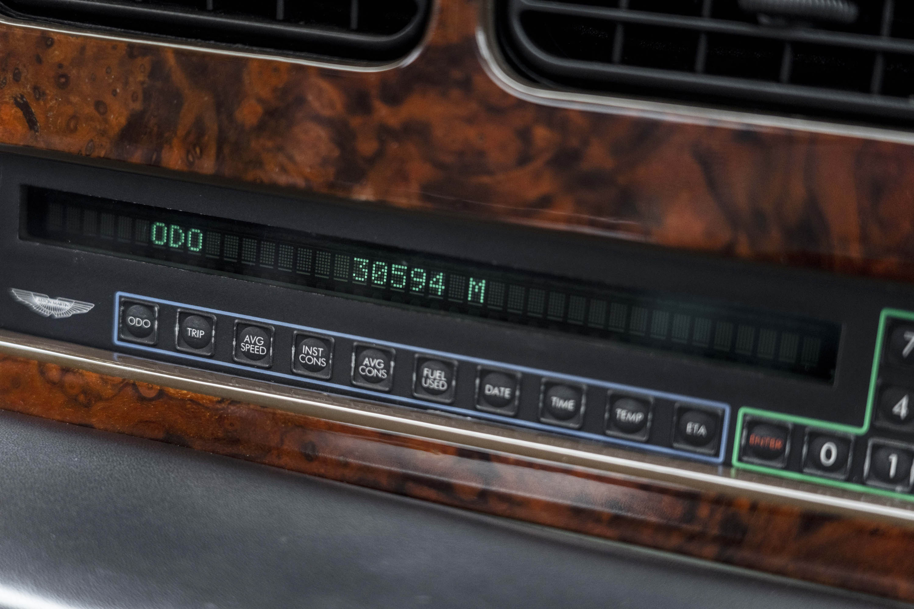 Download 1992 Aston Martin Virage 6.3 - Central Console HD Wallpaper 3000x2000 #60