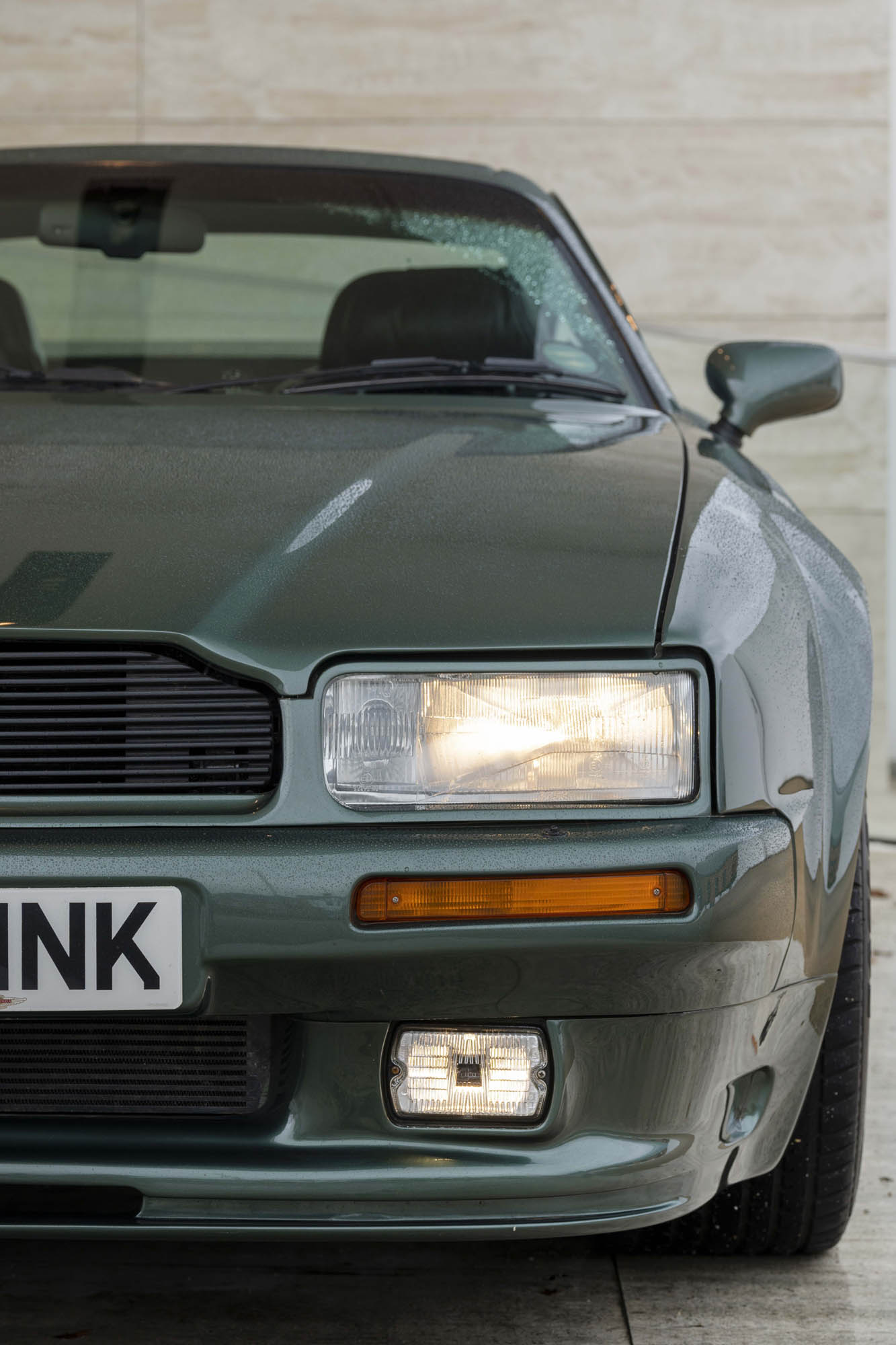 Download 1992 Aston Martin Virage 6.3 - Detail HD Phone Wallpaper 1333x2000 #29