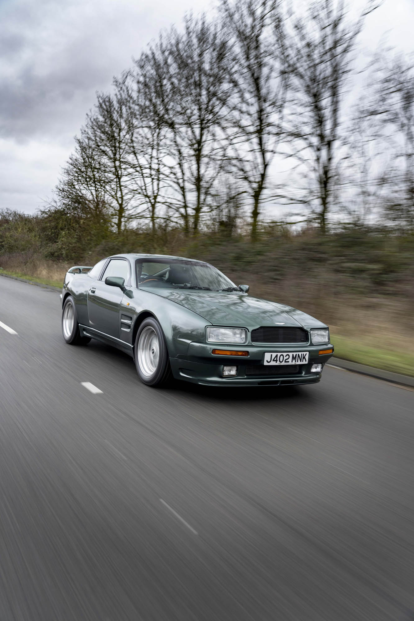 Download 1992 Aston Martin Virage 6.3 - Front Three-Quarter HD Phone Wallpaper 1333x2000 #6