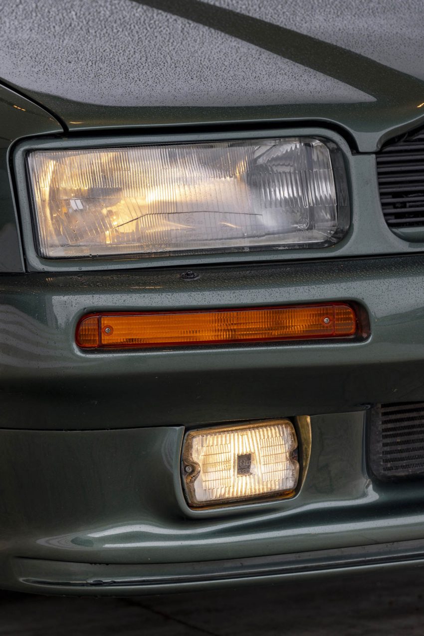 1992 Aston Martin Virage 6.3 - Headlight Phone Wallpaper 850x1275 #34