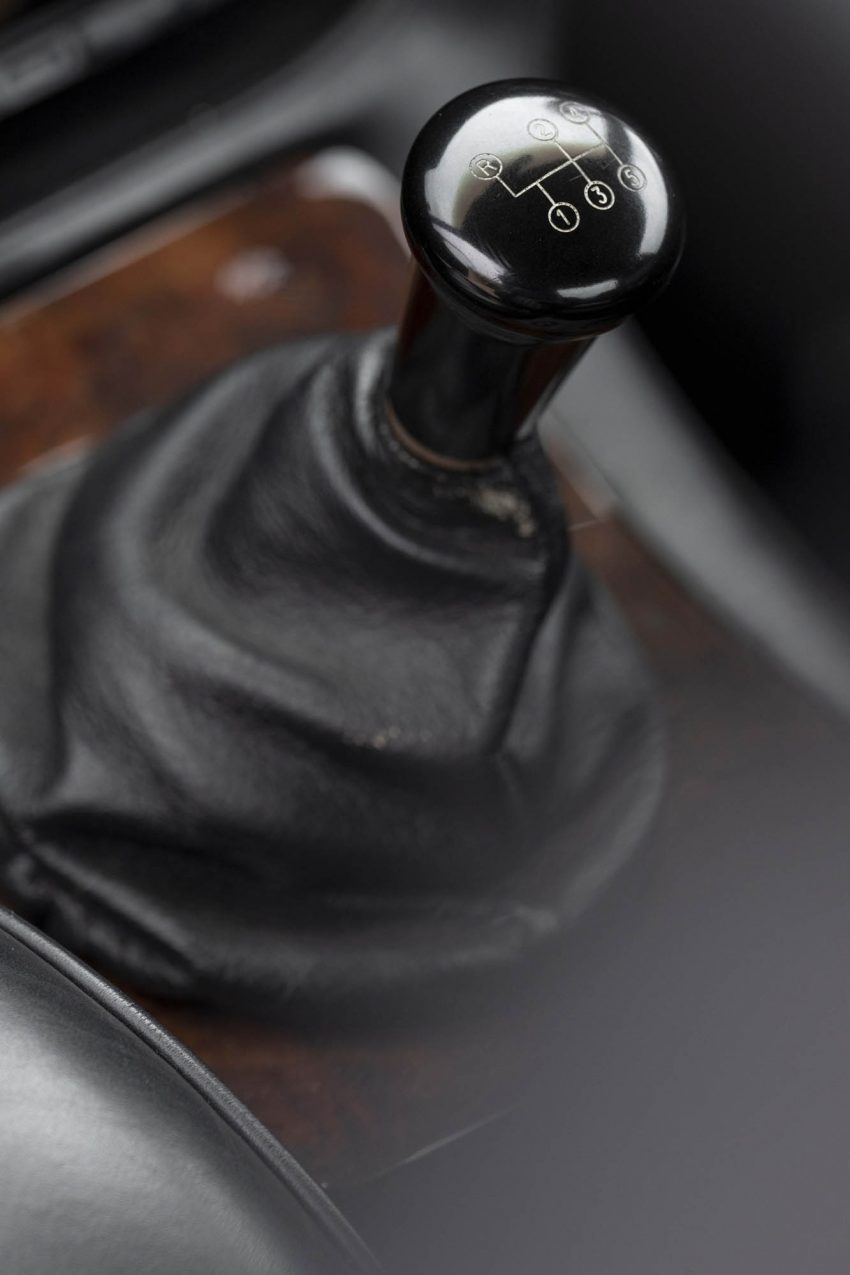 1992 Aston Martin Virage 6.3 - Interior, Detail Phone Wallpaper 850x1275 #57