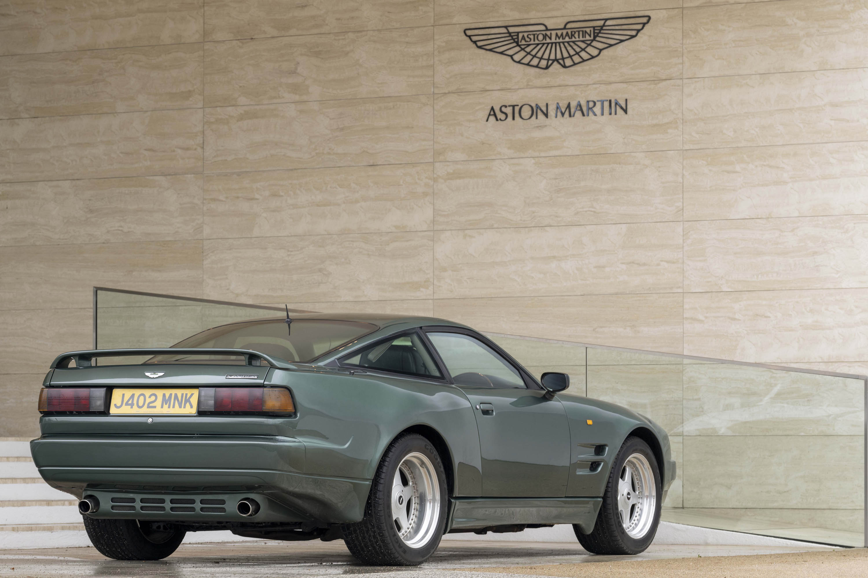 Download 1992 Aston Martin Virage 6.3 - Rear Three-Quarter HD Wallpaper 3000x2000 #14