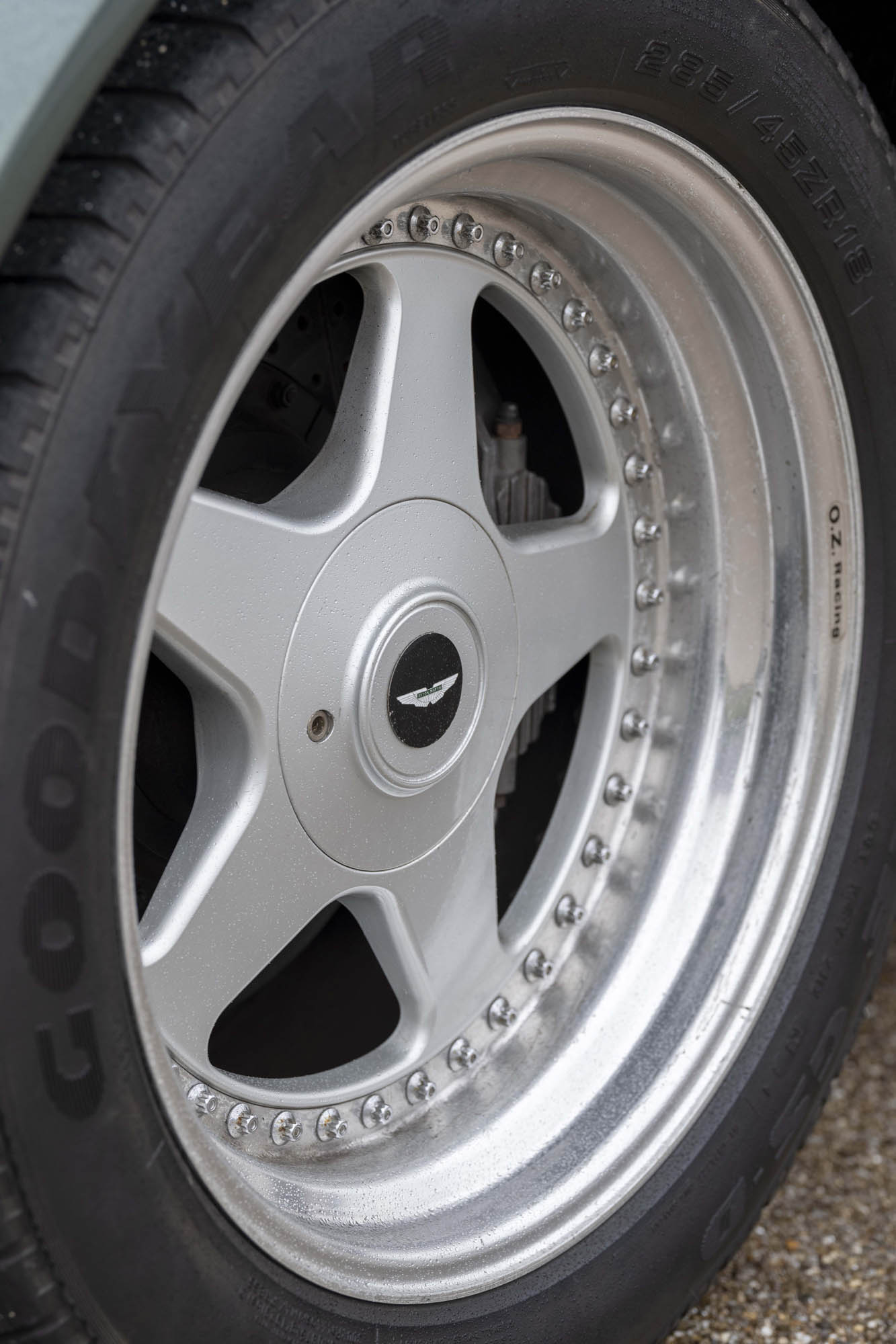 Download 1992 Aston Martin Virage 6.3 - Wheel HD Phone Wallpaper 1333x2000 #36