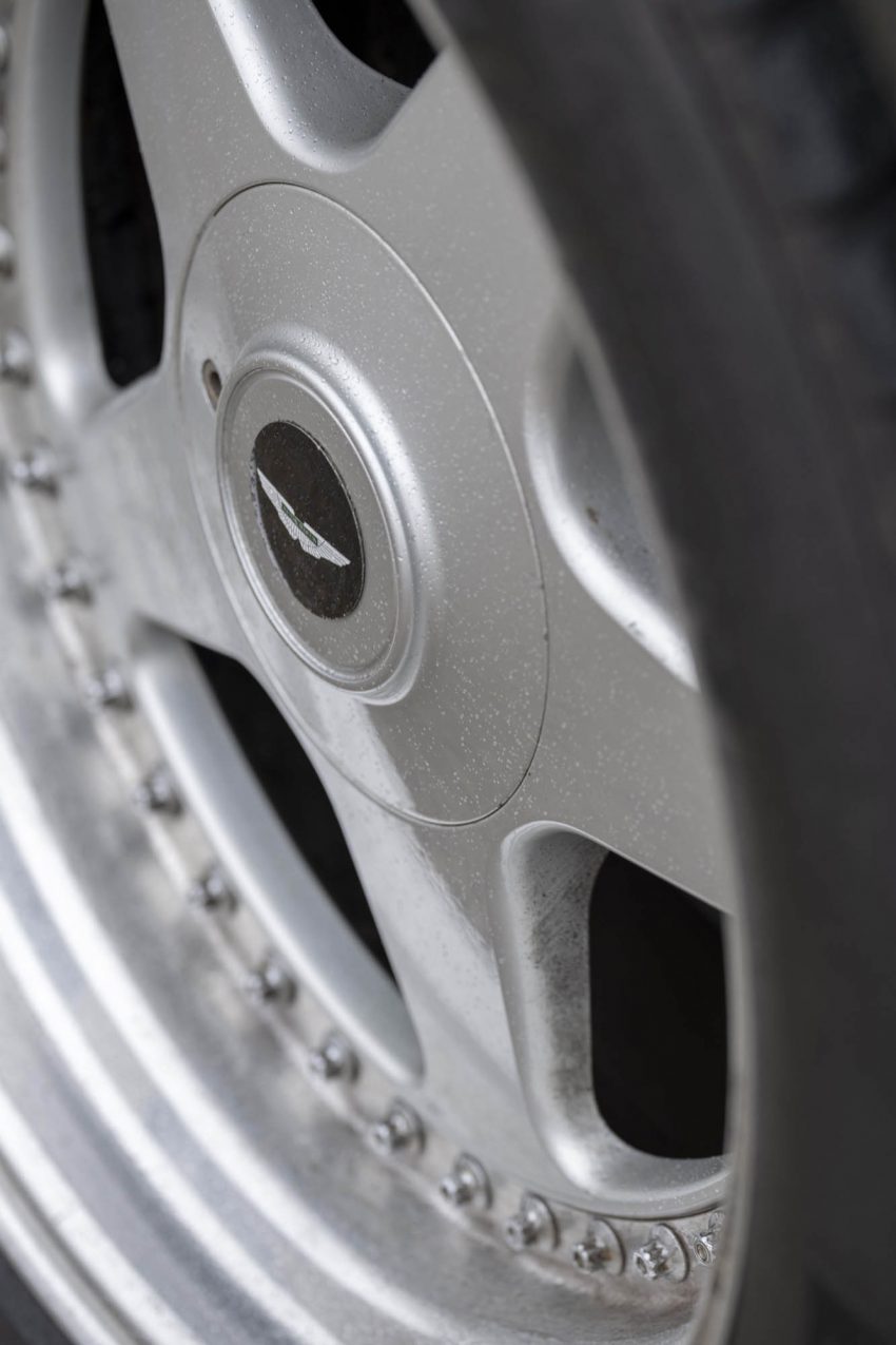 1992 Aston Martin Virage 6.3 - Wheel Phone Wallpaper 850x1275 #37