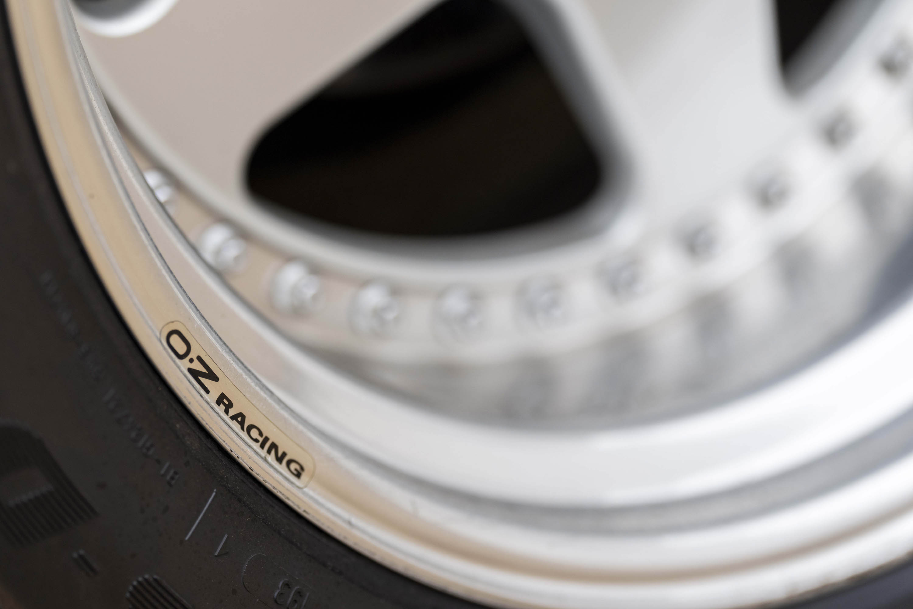 Download 1992 Aston Martin Virage 6.3 - Wheel HD Wallpaper 3000x2000 #40